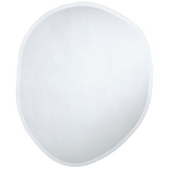 Miroir sculptural contemporain « Pure M » de Deknudt Mirrors
