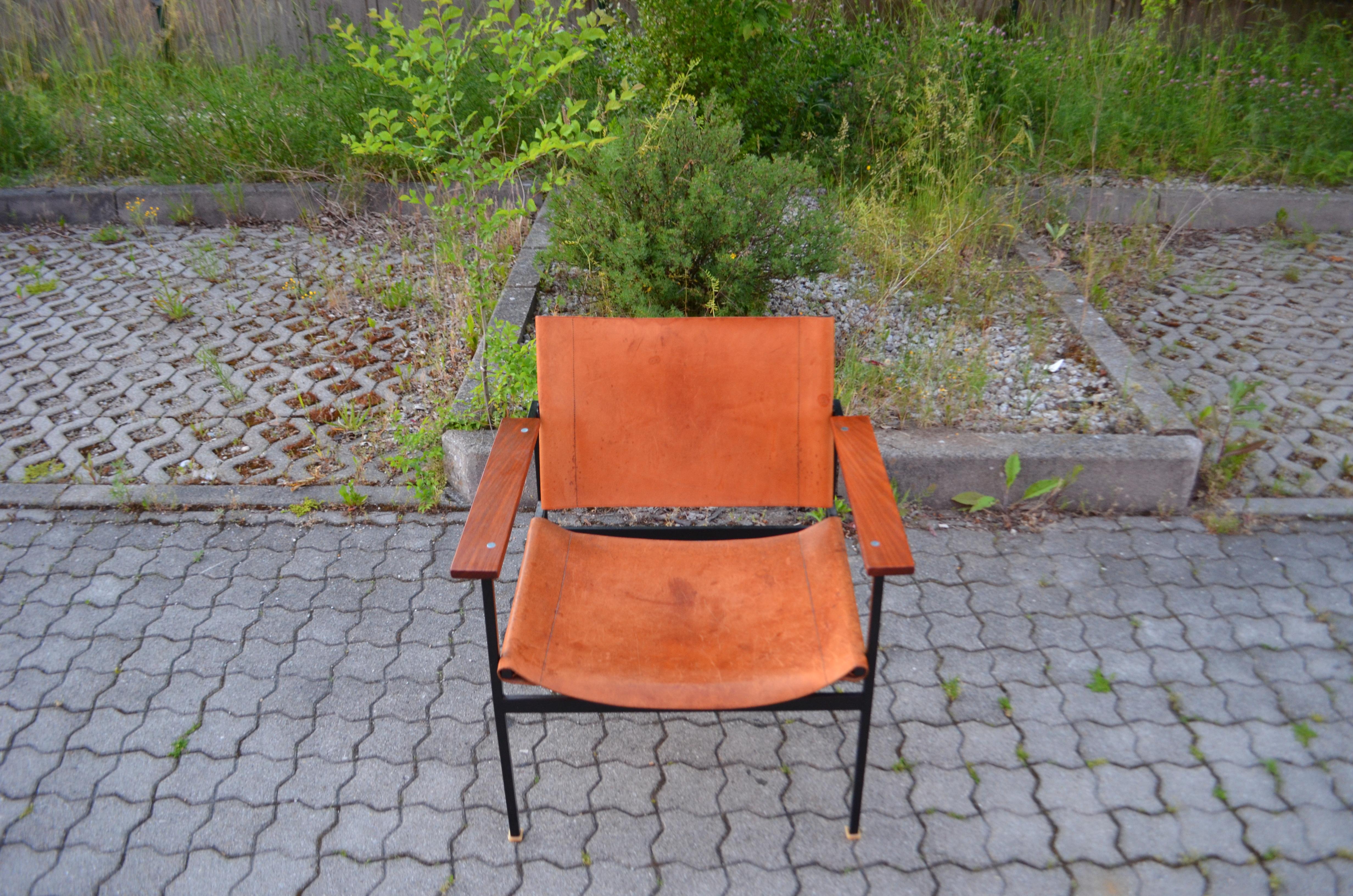 Blackened Eddie Harlis for Thonet ST 805 Modernist Cognac Saddle Leather Lounge Chair For Sale