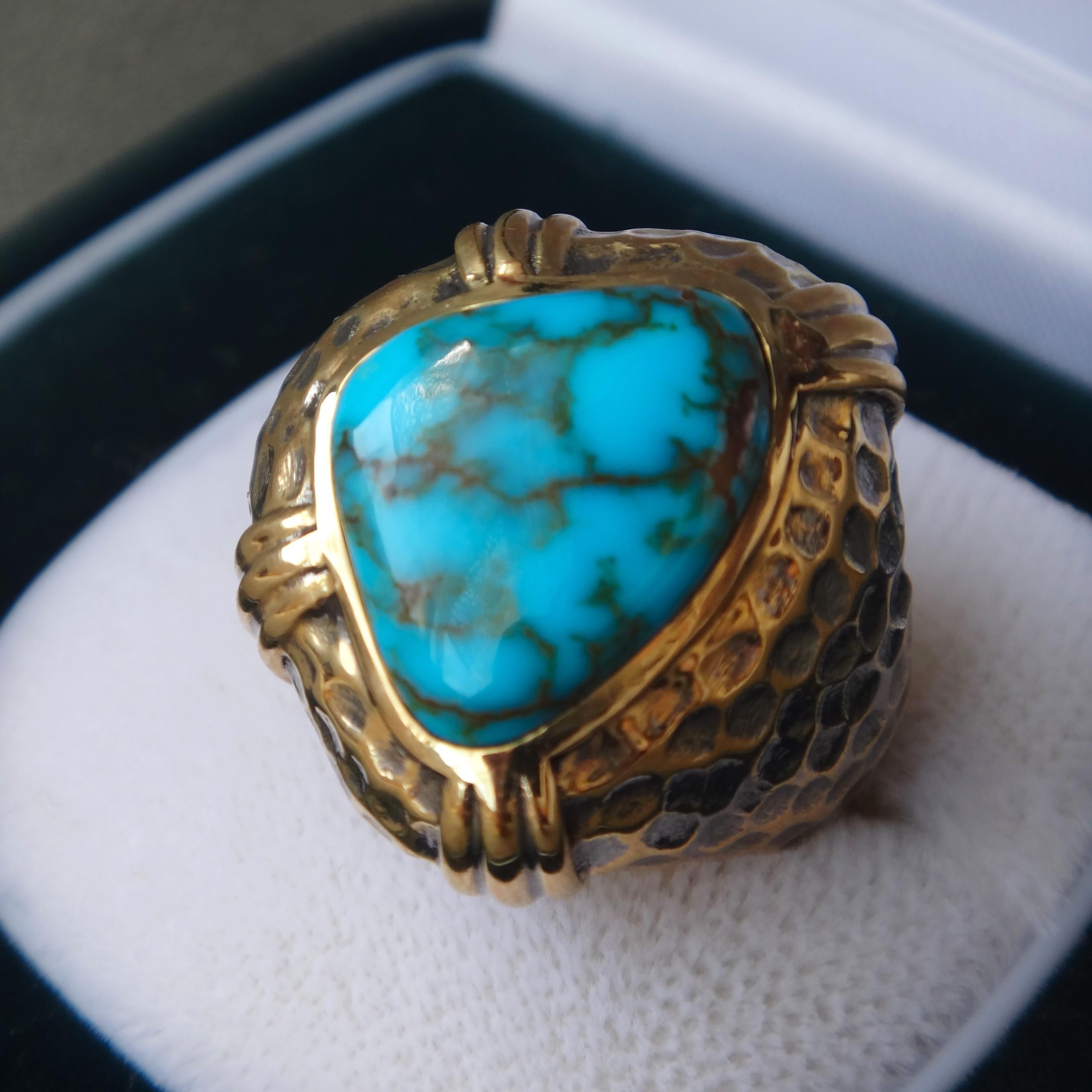 Reiner natürlicher Edelstein Grad Candelaria Türkis Ring, 18k Gold mit alten Verfahren (Kugelschliff) im Angebot