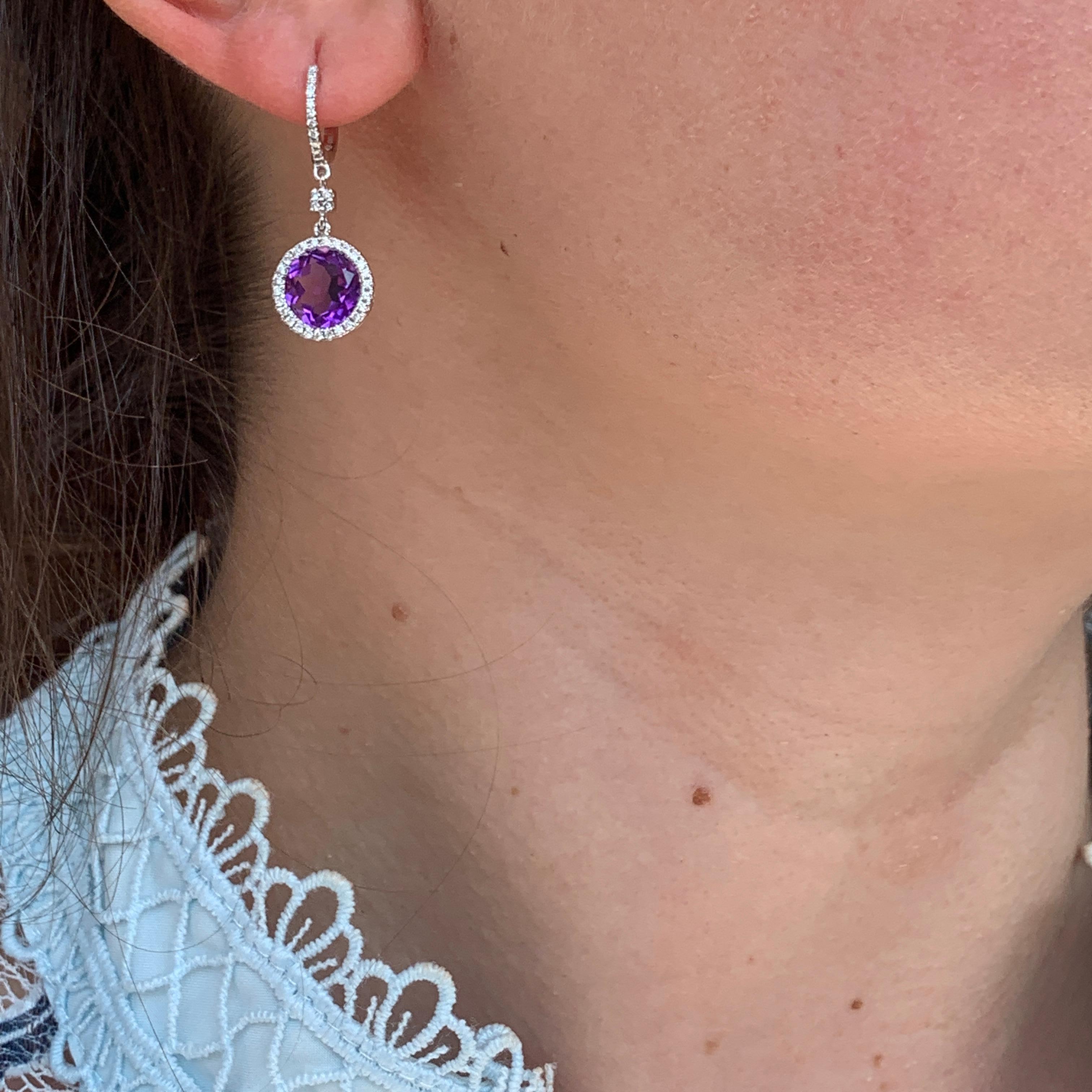 Pure Purple High Grade Amethyst Diamond White 18 Karat Gold Earrings In New Condition For Sale In Genève, GE