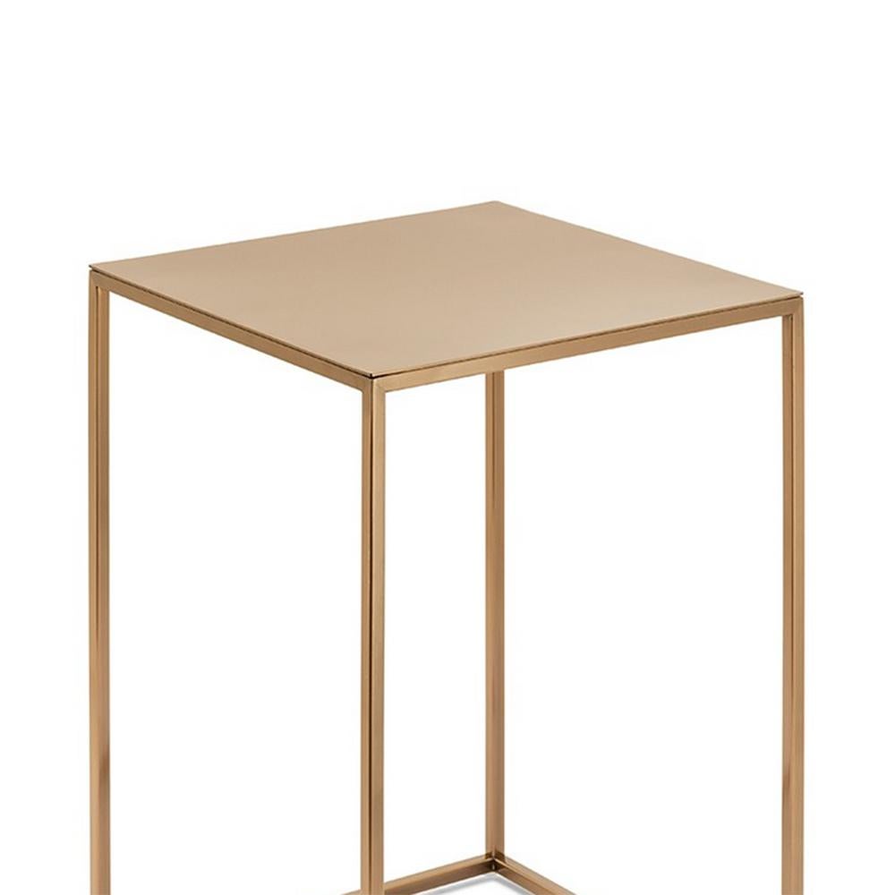 Side table pure with metal structure
in satinated finish.