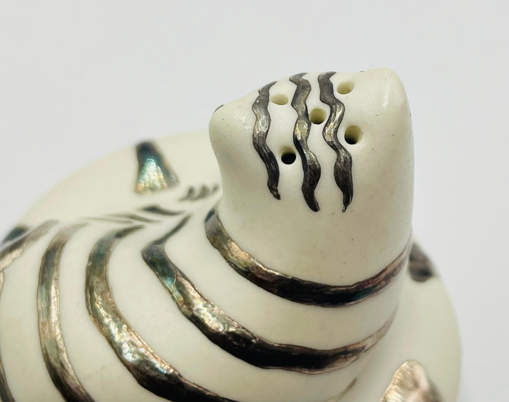 Salero y Pimentero Gato de Plata Pura y Porcelana de Emilia Castillo en venta 10