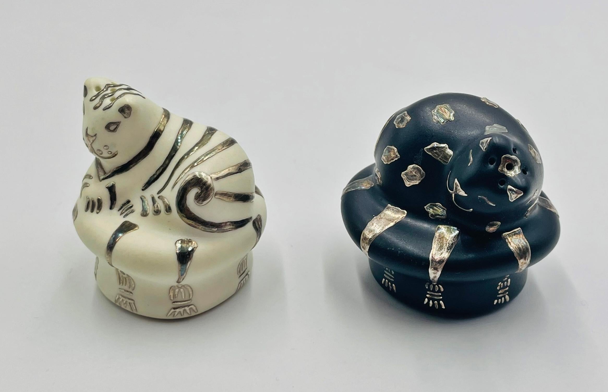 Salero y Pimentero Gato de Plata Pura y Porcelana de Emilia Castillo en Bueno estado para la venta en Los Angeles, CA