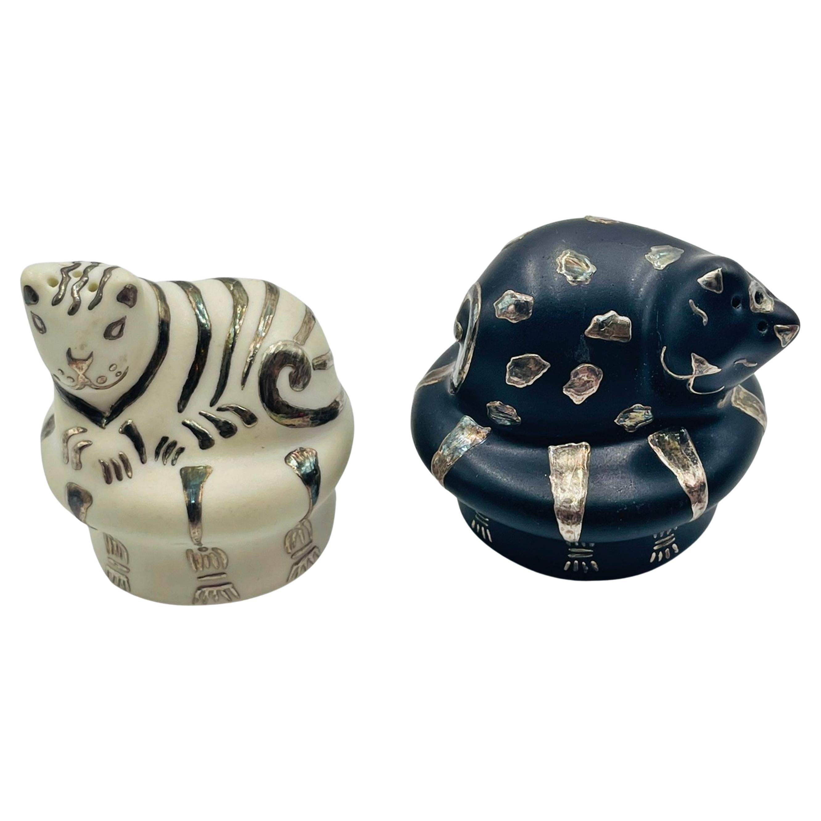 Pure Silver
Porcelain Cat Salt and Pepper Set by Emilia Castillo