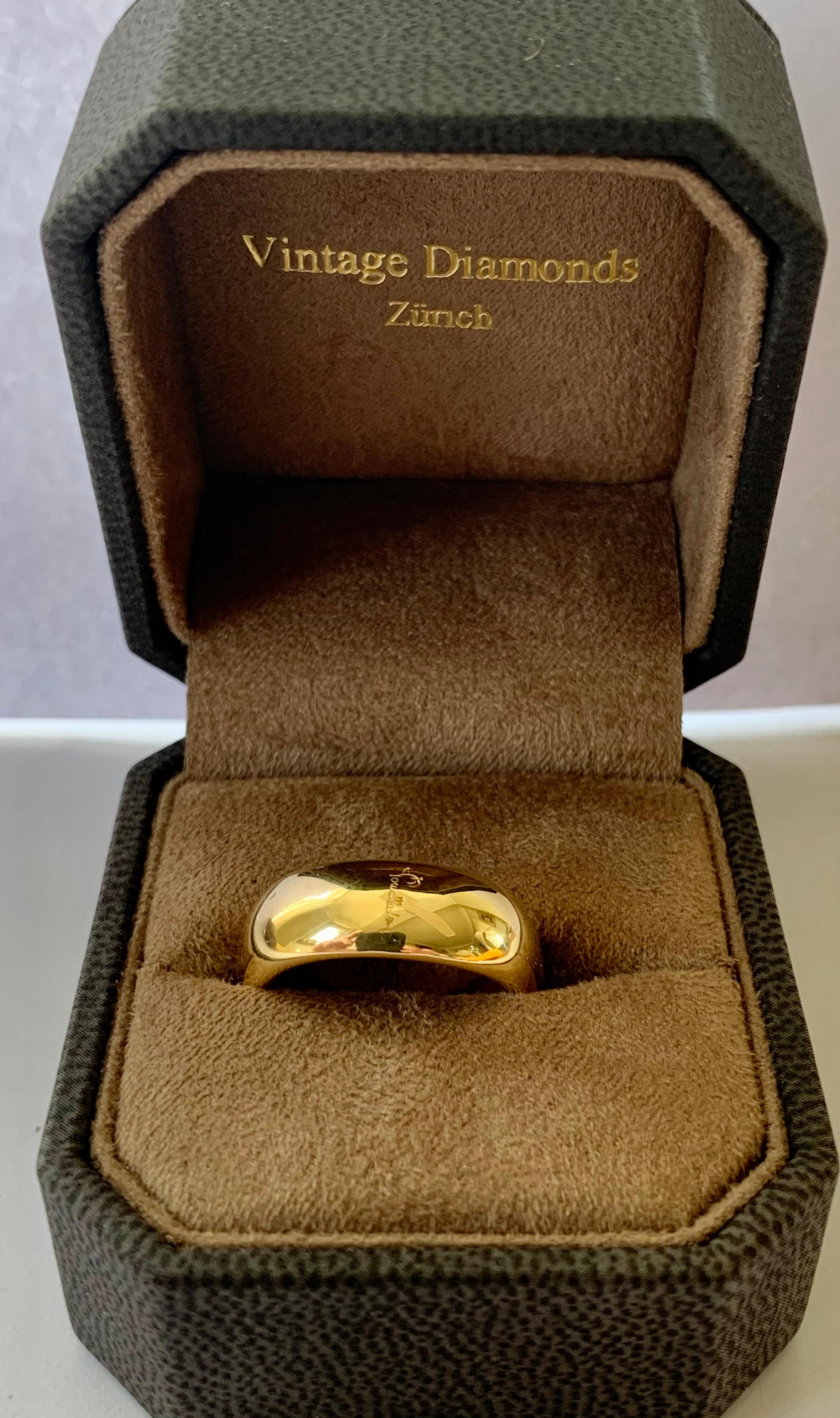 Women's or Men's Pure Simplicity 18 Karat Yellow Gold Ring Pomellato