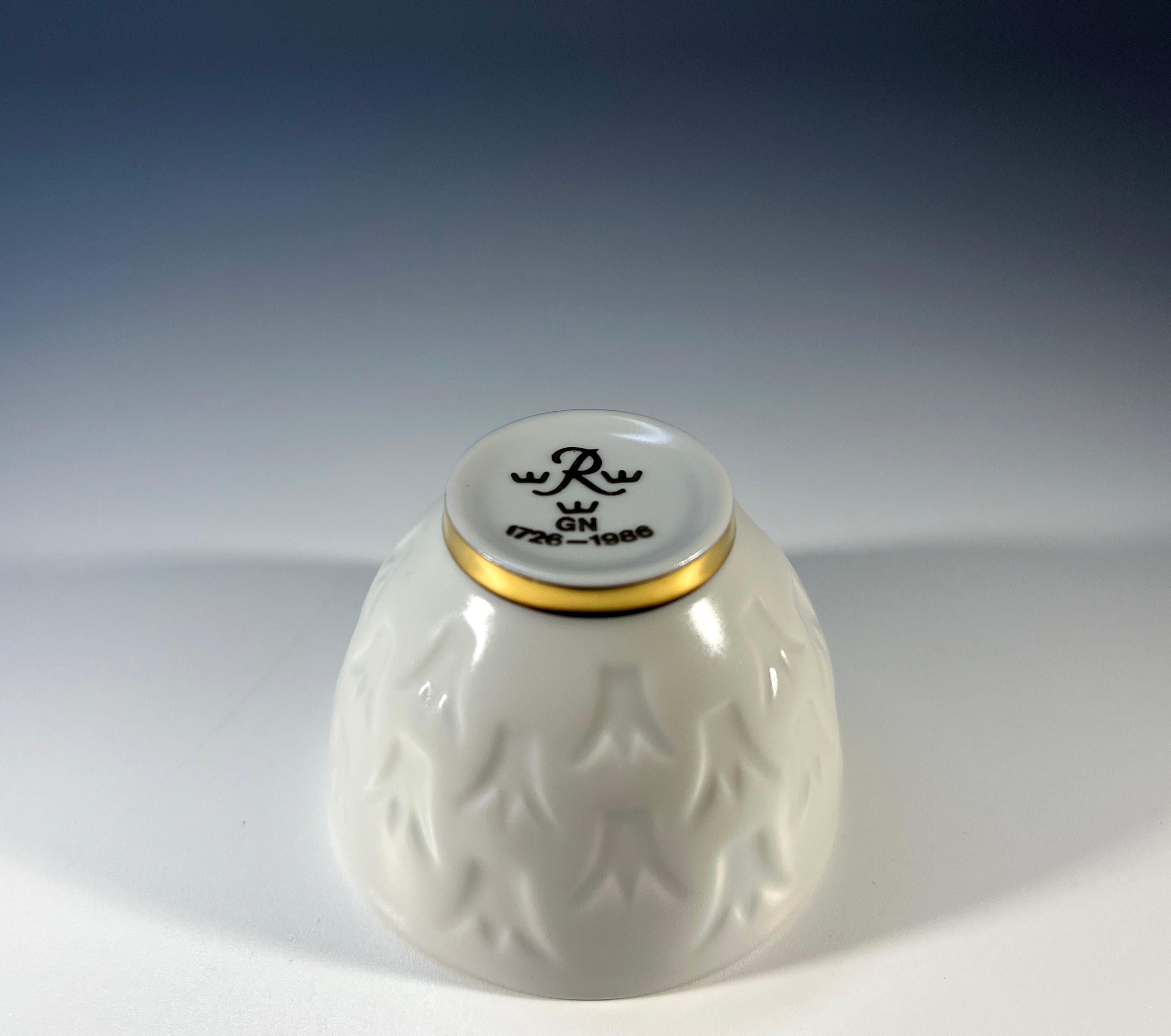 Reines Weiß und Gold, Kronenschalen-Set von Gunnar Nylund für Rörstrand, Schweden im Angebot 2