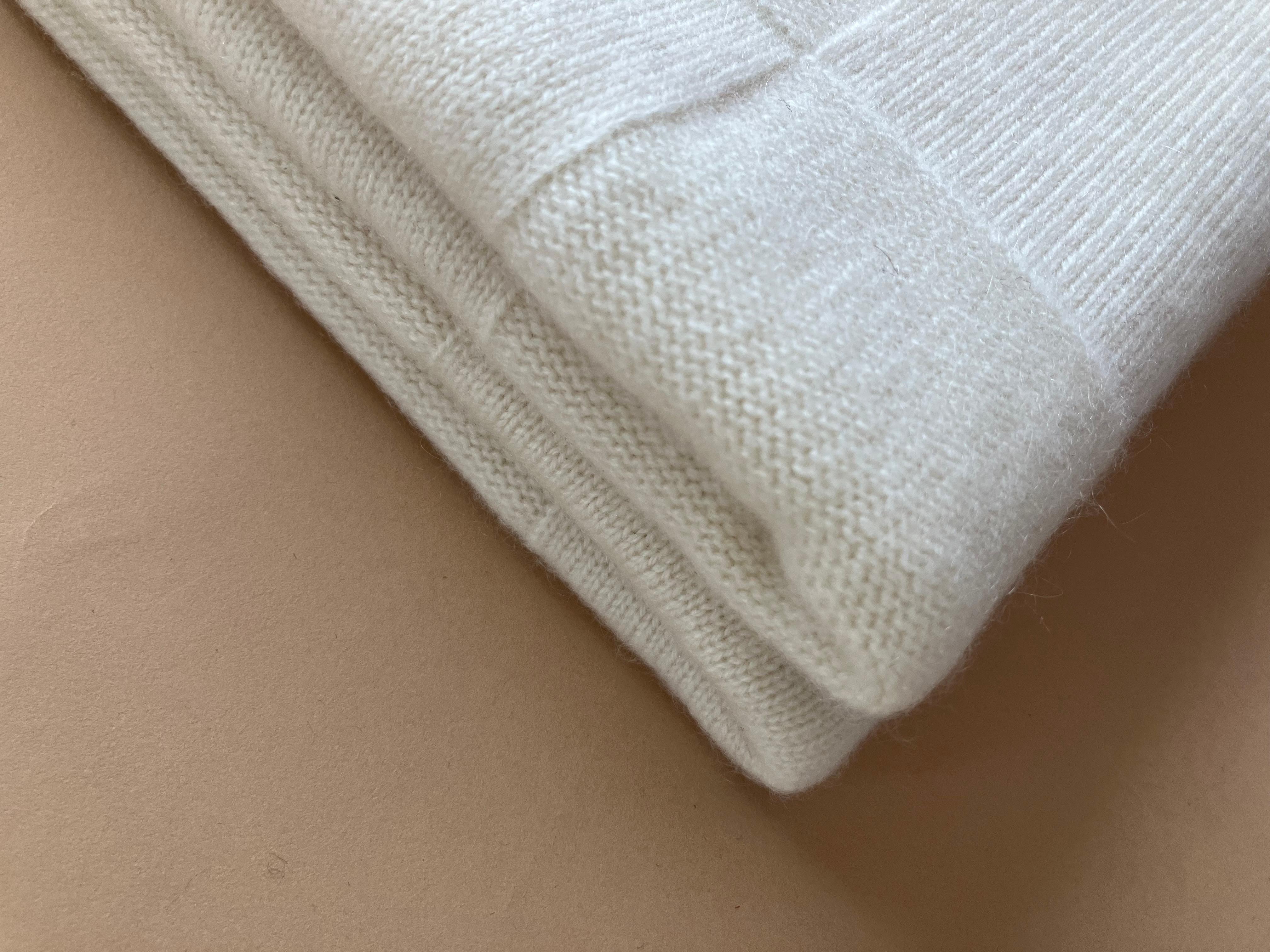 Silk Pure White Cashmere Blanket by Corte di kel (Made in Perugia Italy,  190×150cm) For Sale