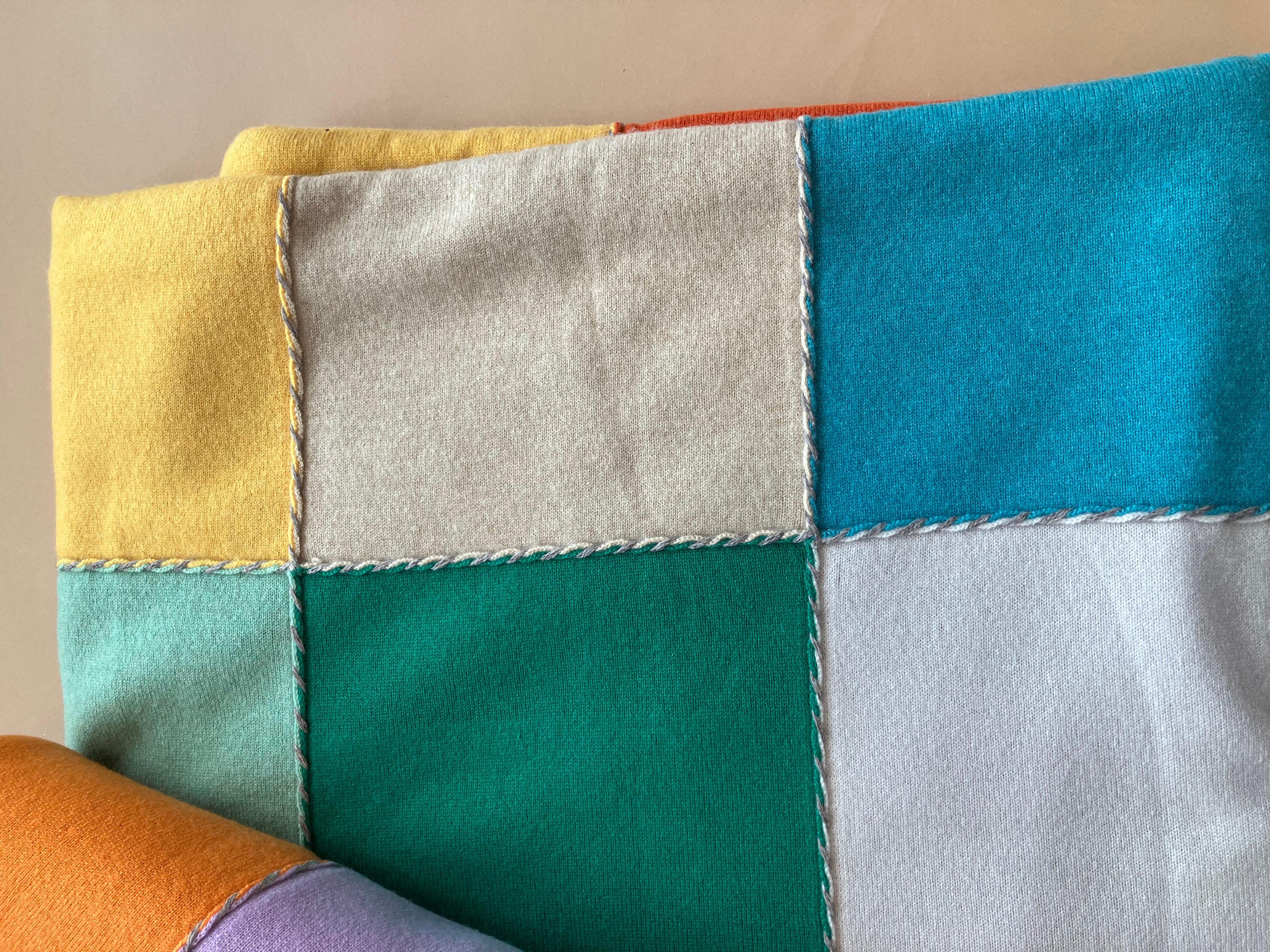 Contemporary Corte di Kel (made in Perugia, Italy): 100％ Pure Scottish White Cashmere Blanket For Sale