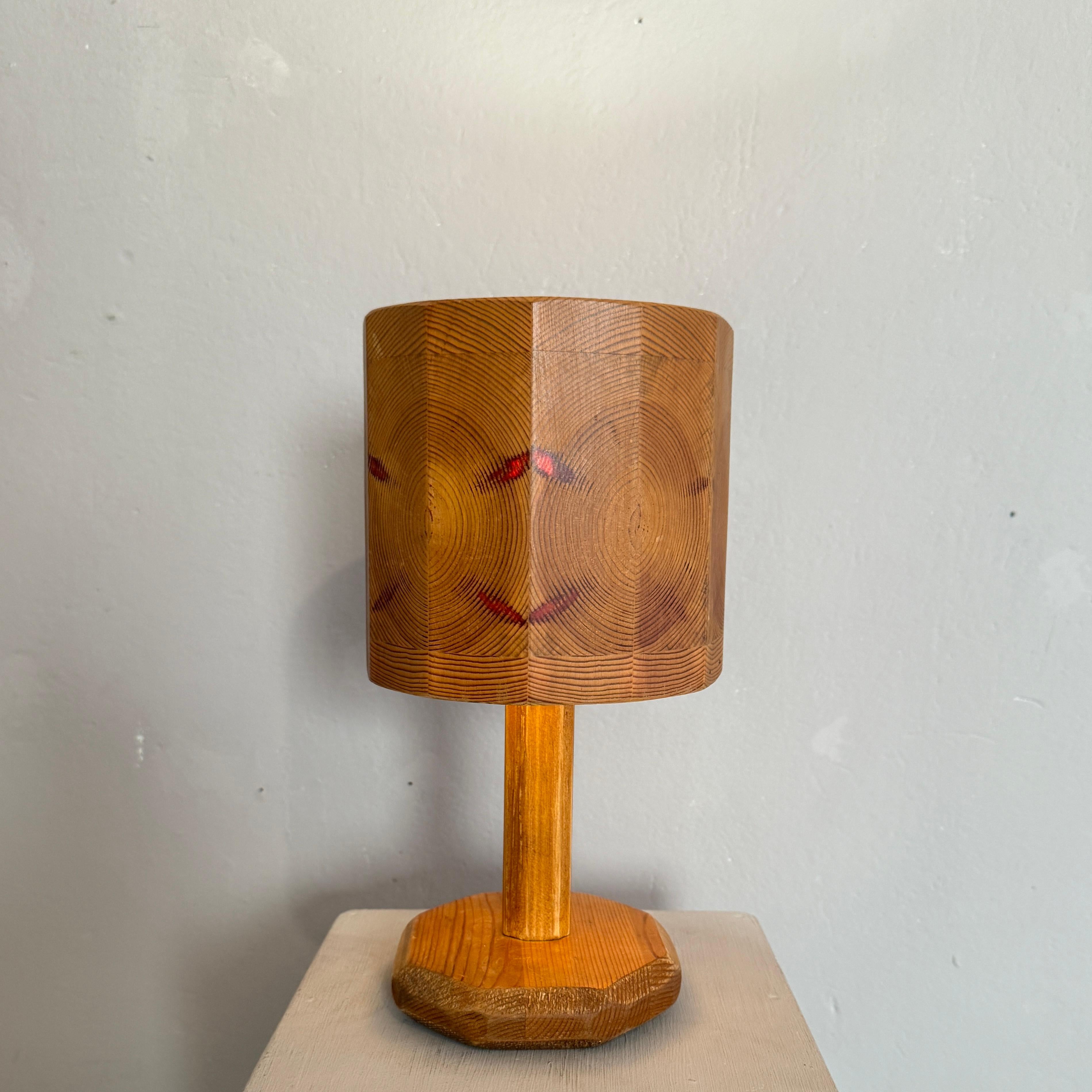 Puristic 1950s Pine Table Lamp in the Anthroposophical Style of Rudolf Steiner In condizioni buone in vendita a Berlin, DE