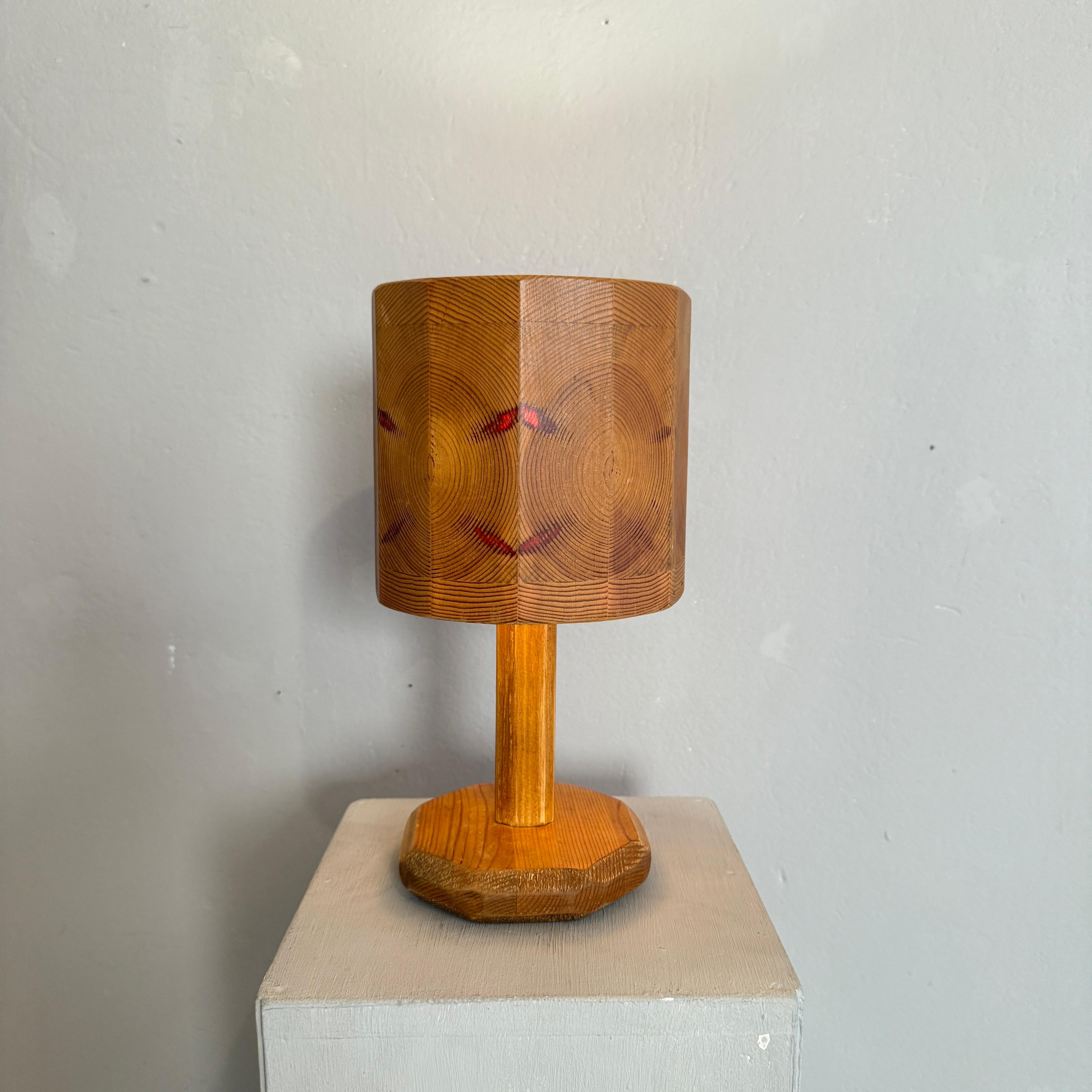 Metà XX secolo Puristic 1950s Pine Table Lamp in the Anthroposophical Style of Rudolf Steiner in vendita