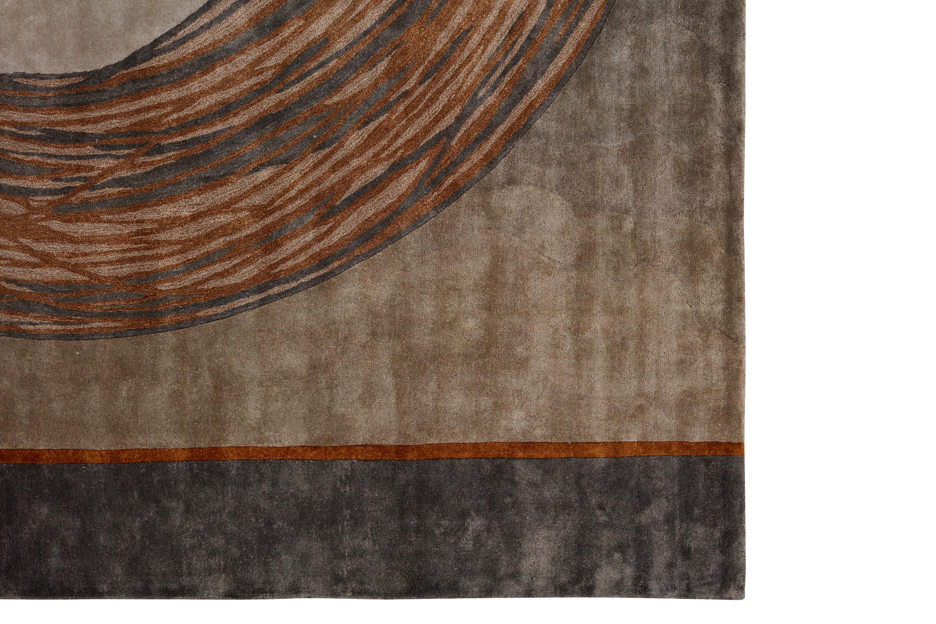 PURO Handgetufteter zeitgenössischer Teppich aus Wolle und Seide in Blau und Rost von Hand (21. Jahrhundert und zeitgenössisch) im Angebot