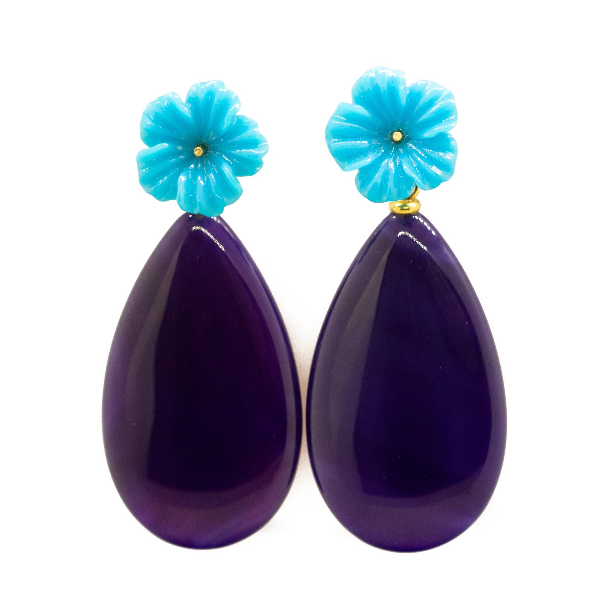 Moderne italienische Tropfenohrringe aus 18 Karat Gold mit lila Achat, natürlicher Türkis Damen im Angebot