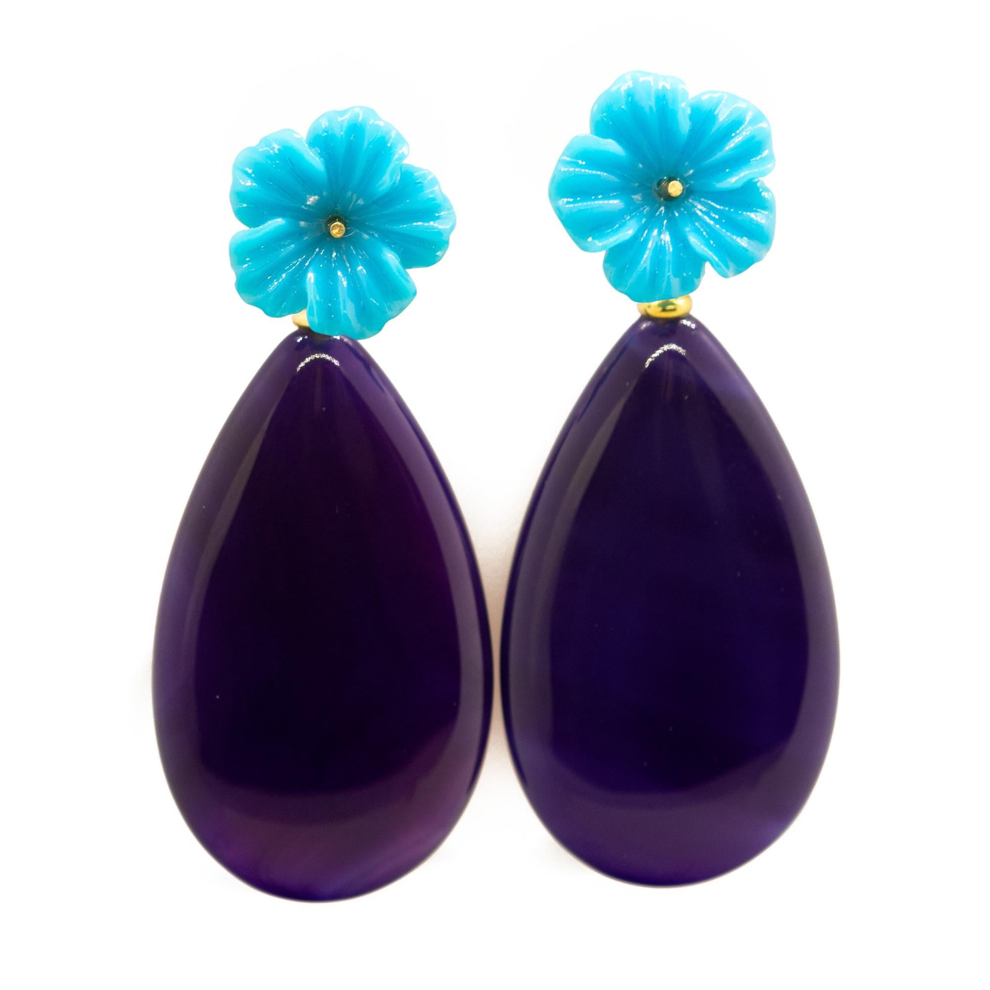 Moderne italienische Tropfenohrringe aus 18 Karat Gold mit lila Achat, natürlicher Türkis im Angebot 1