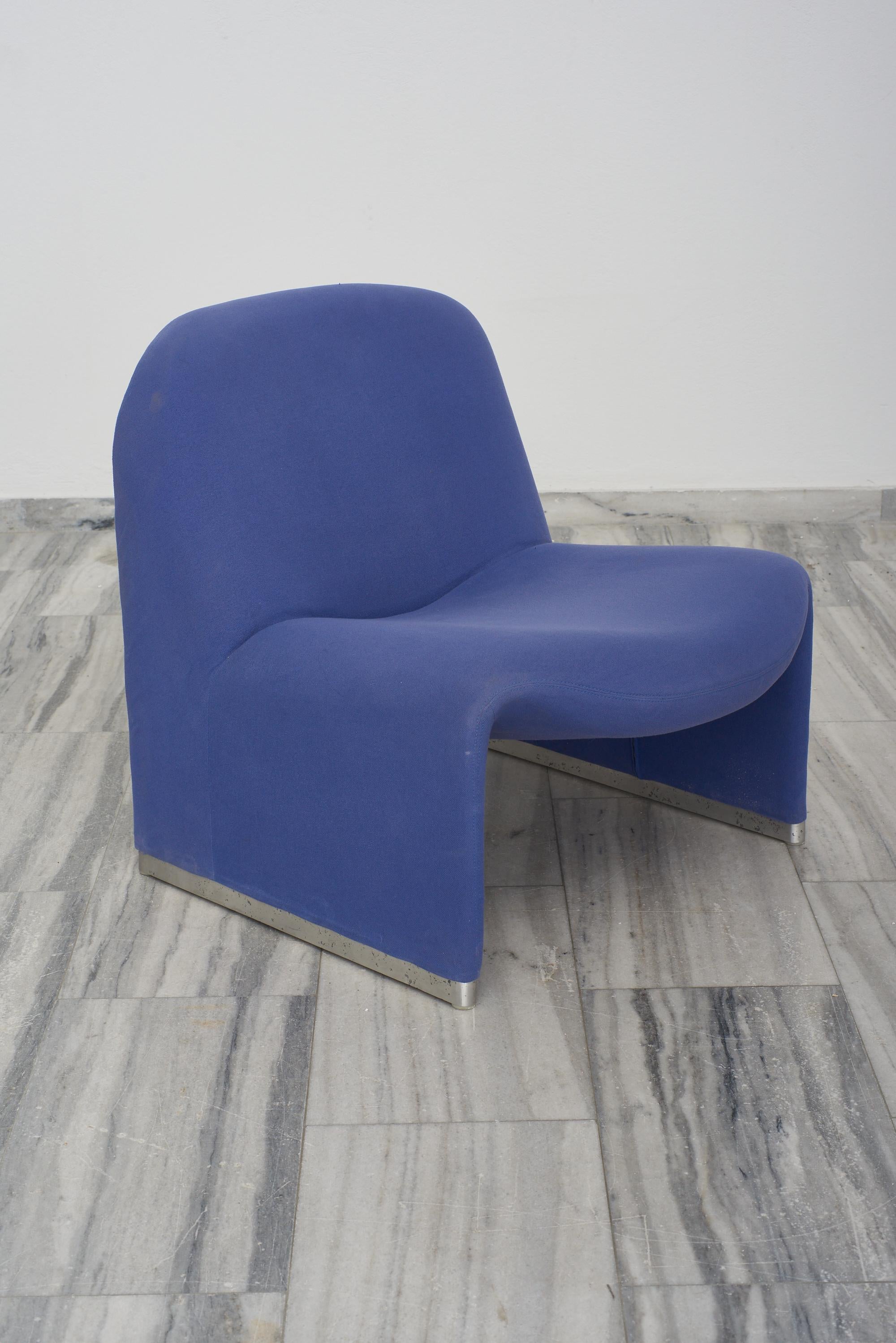Blueberry purple Alky chairs by Giancarlo Piretti for Castelli, Italy 1969.
The Alky Chair was exhibited with the Piretti Collection at Neocon in 1988.