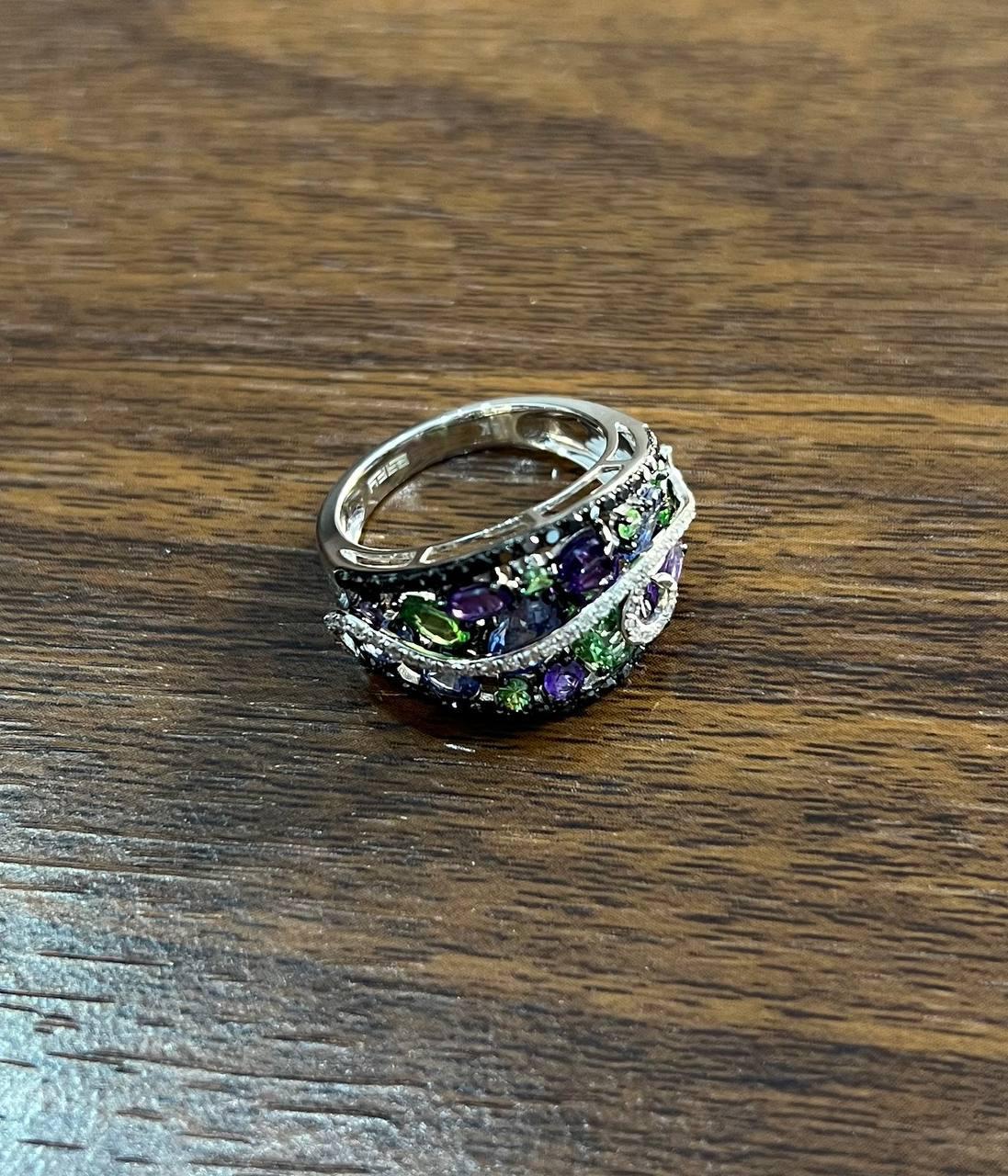 Améthyste violette Saphir bleu Tsavorite verte Diamants Bague en or 14K en vente 1