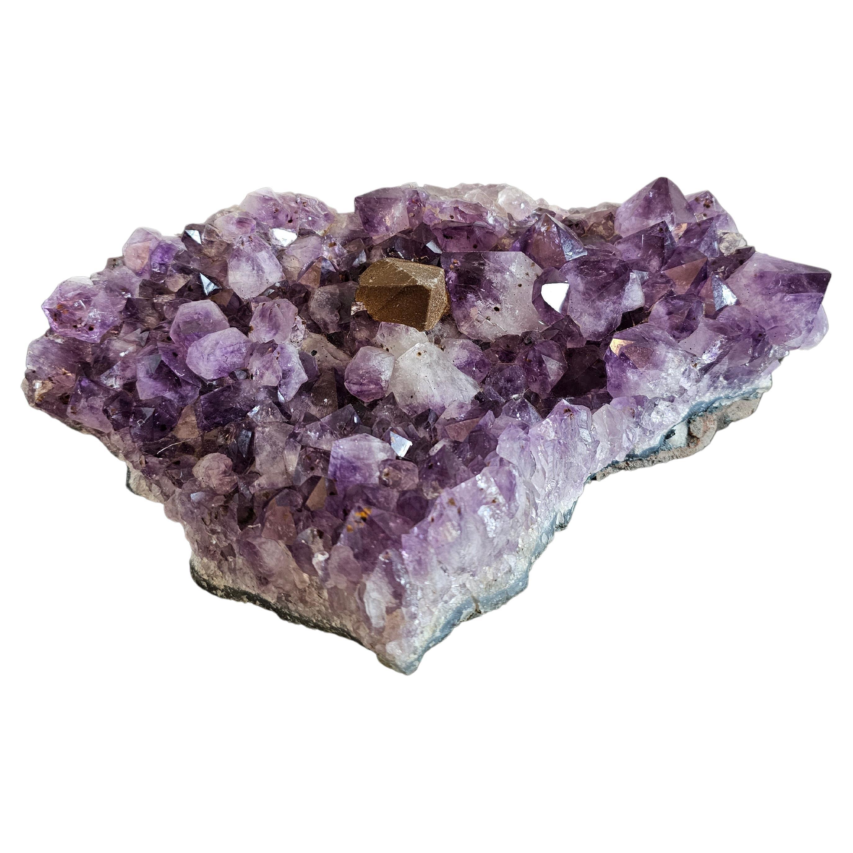 Cristallo di ametista viola a grappolo Lastra di calcite ematite Spike