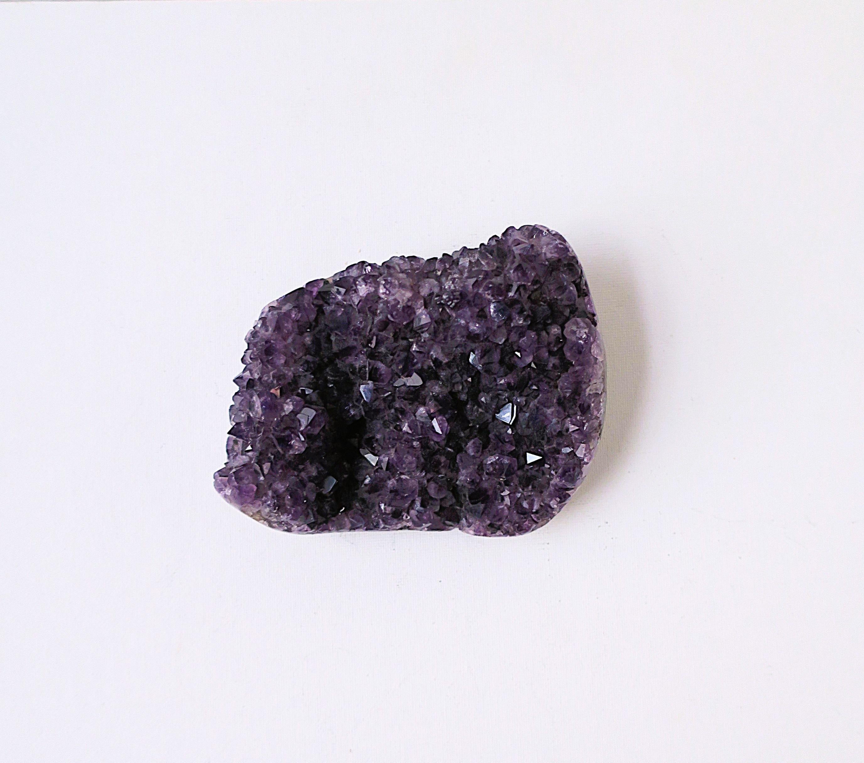 Lila Amethyst Dekoratives Objekt Briefbeschwerer (20. Jahrhundert) im Angebot