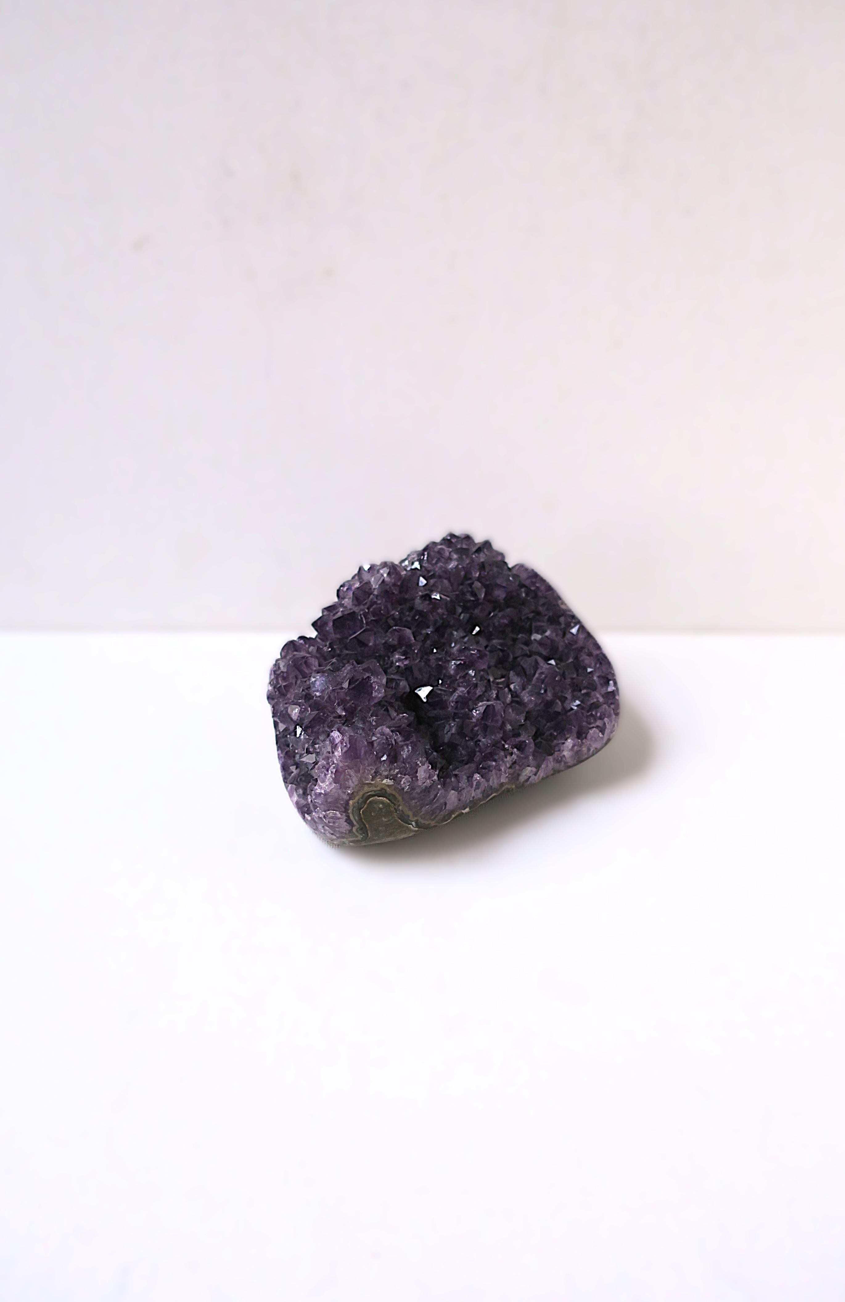 Lila Amethyst Dekoratives Objekt Briefbeschwerer im Angebot 4