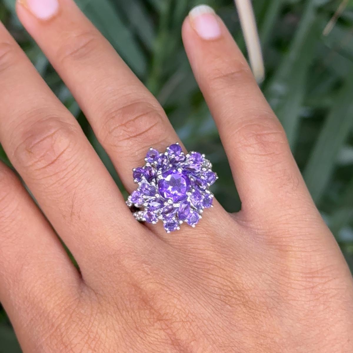 For Sale:  Purple Amethyst Gemstone Cocktail Sterling Silver Ring for Engagement Gift 2