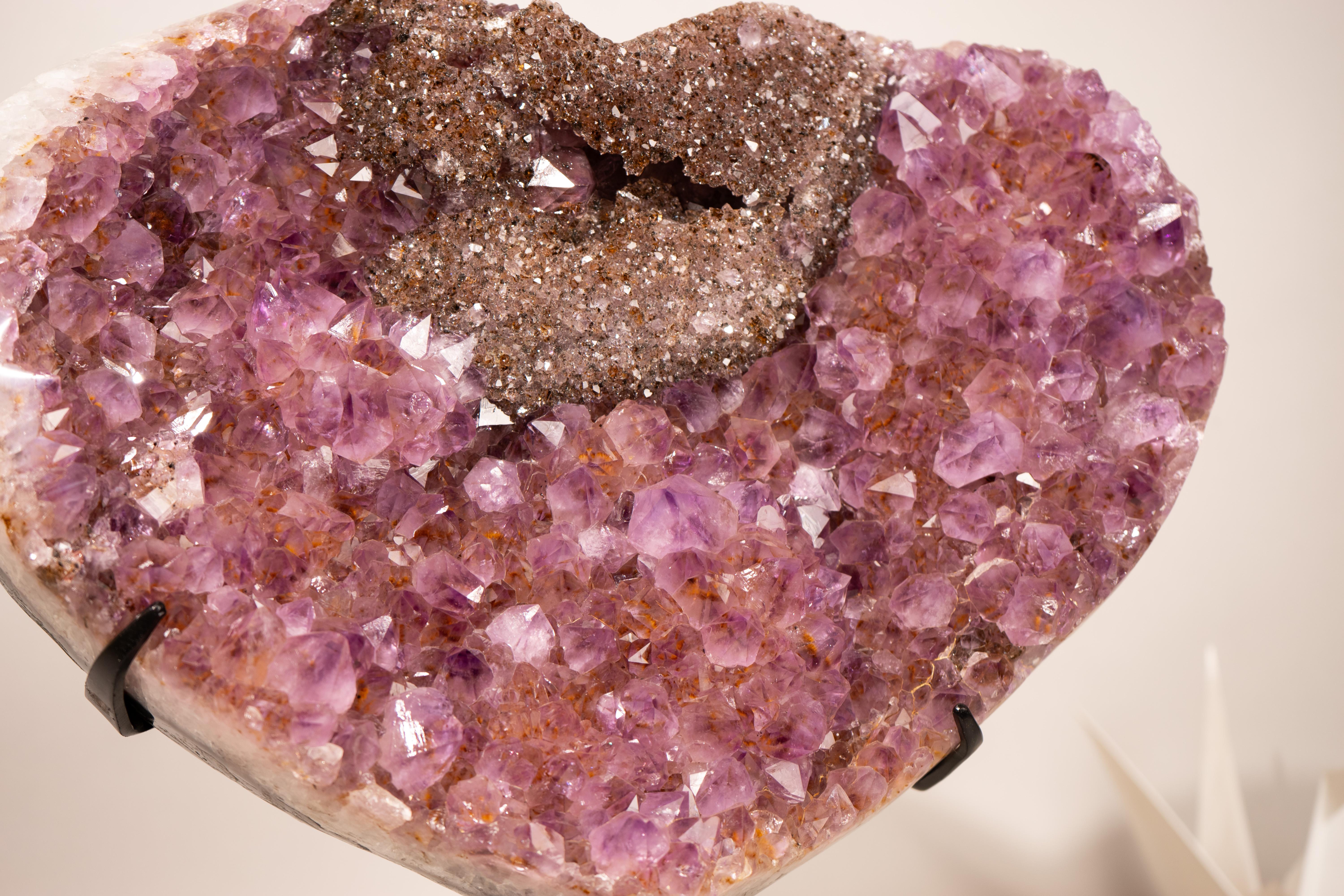 Purple Amethyst Heart with Sparkly Galaxy Druzy Nest, Large Size Crystal Decor Siglo XXI y contemporáneo en venta
