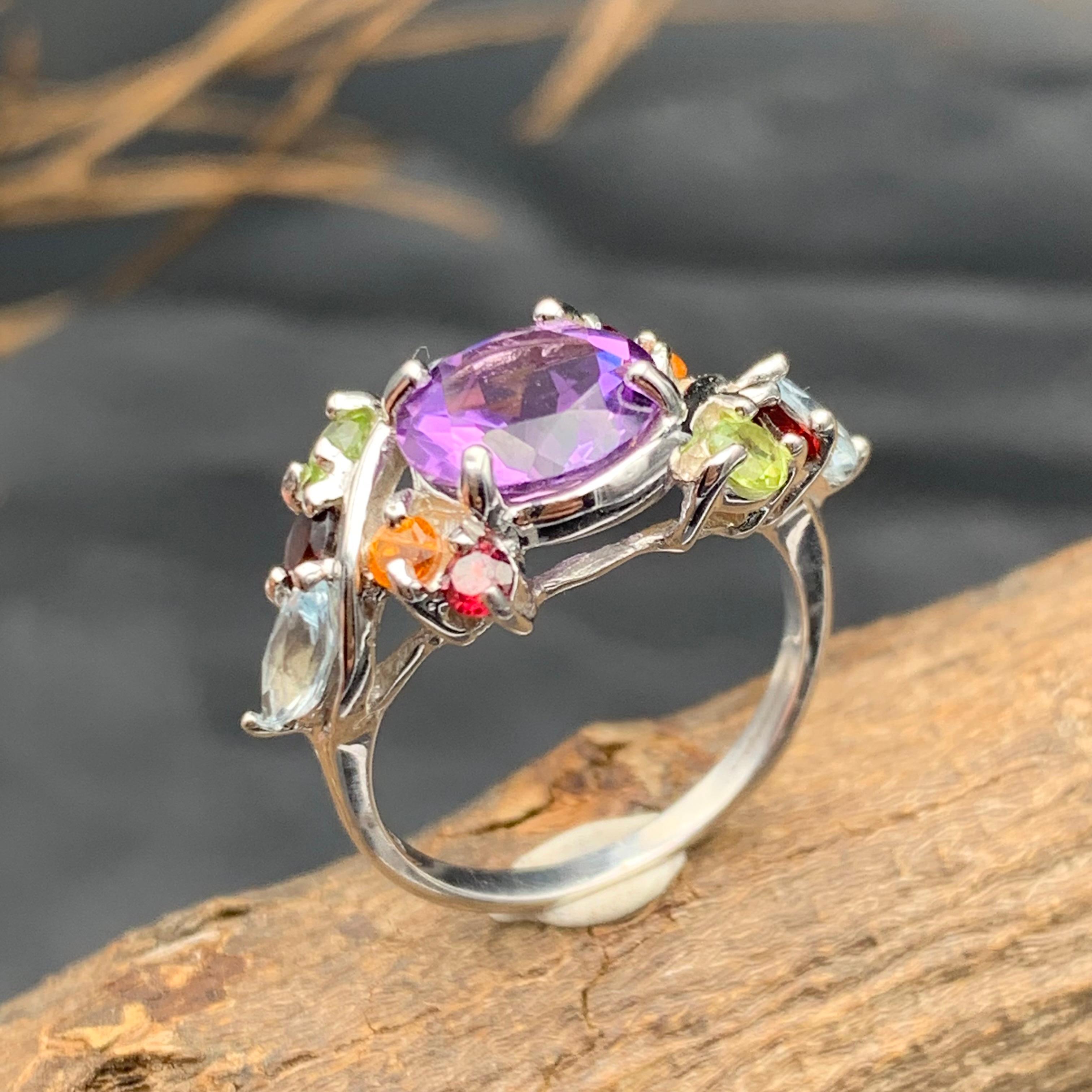 Anello in argento 925 con ametista viola e pietre multiple, granato, peridoto e acquamarina in vendita 9