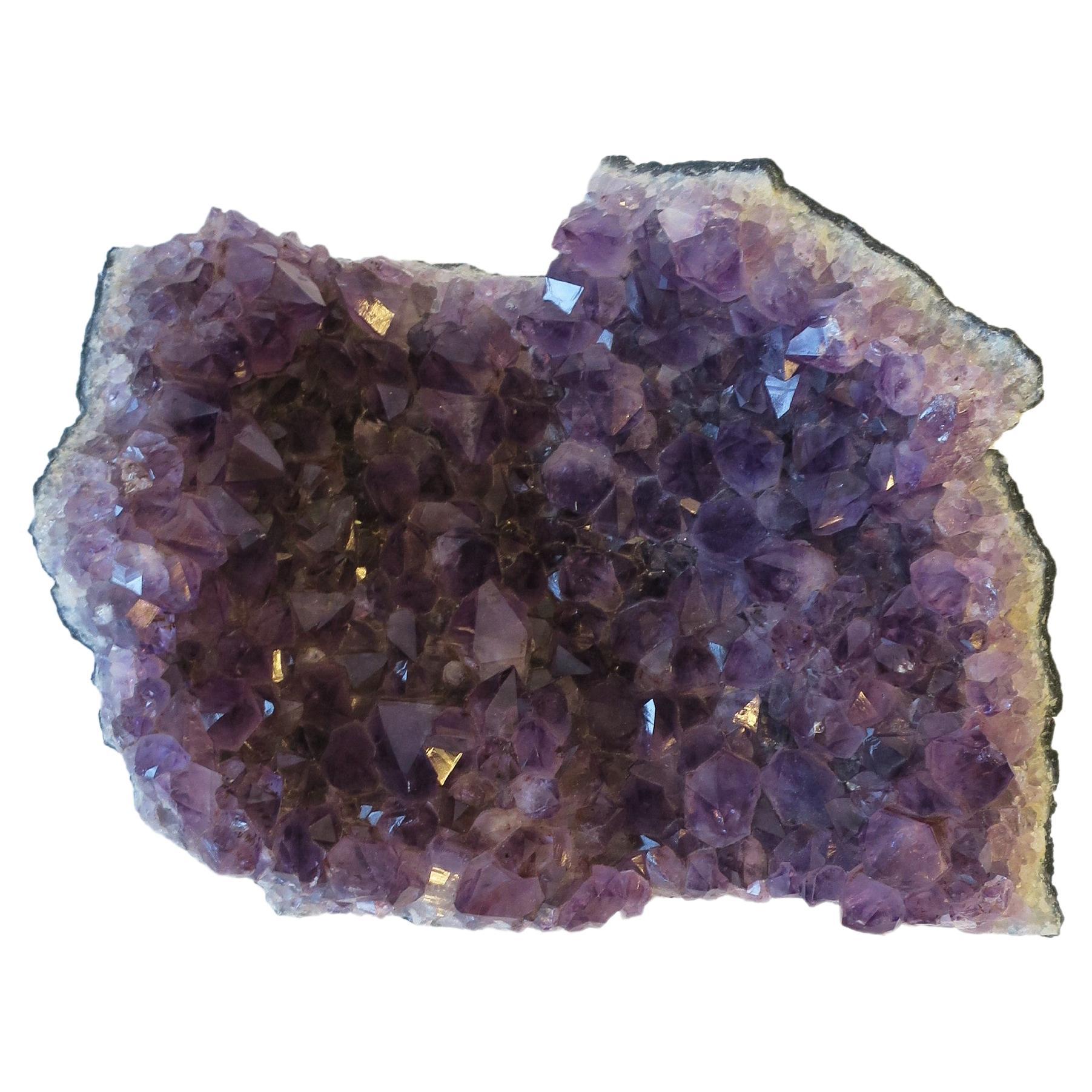 Amethyst-Naturexemplar in Violett