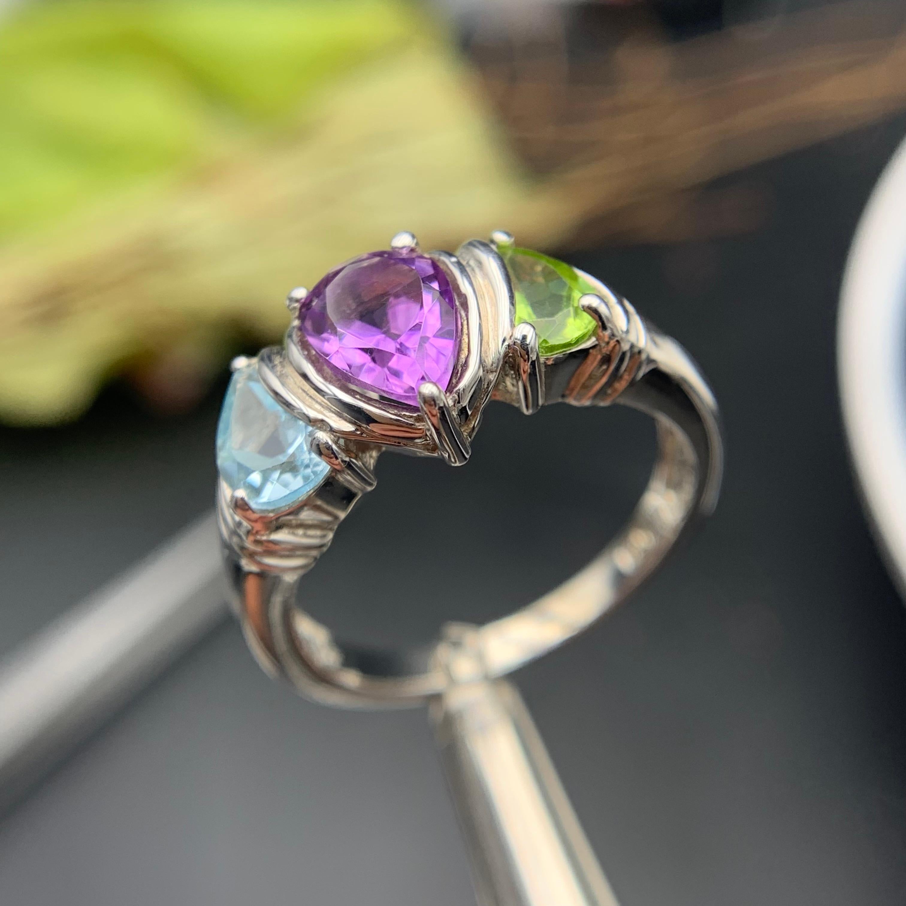 Purple Amethyst Ring with Peridot & Blue Topaz Side Stones Silver Ring  Size 9 For Sale 7