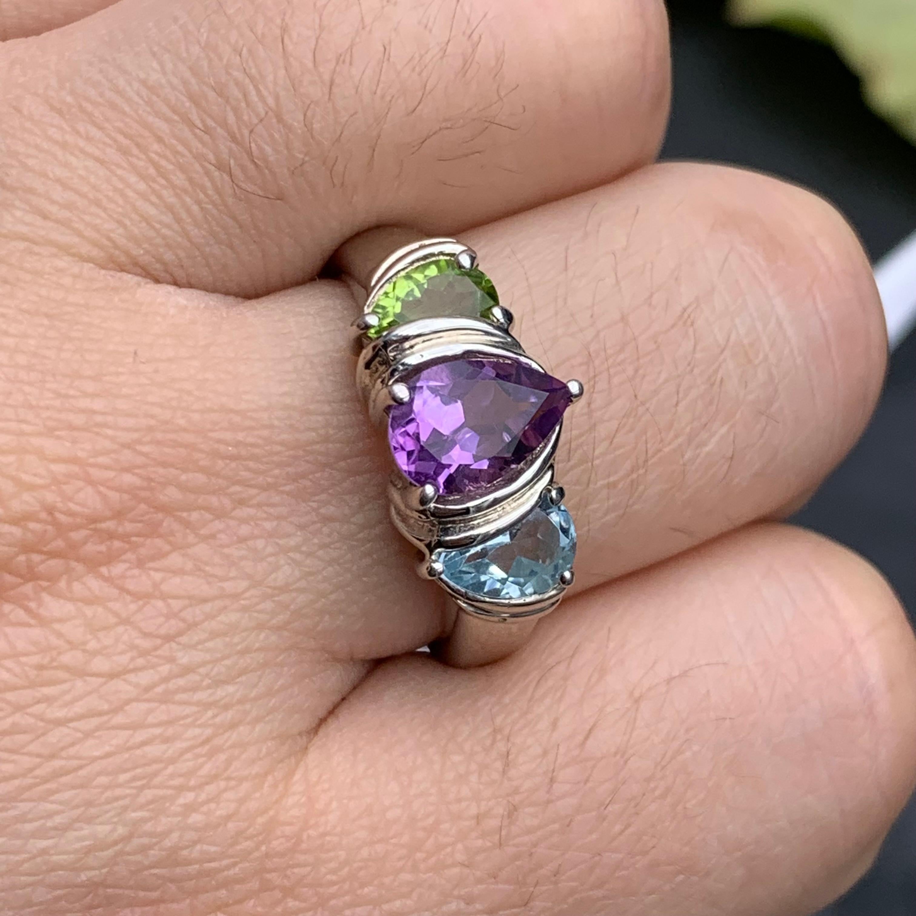 Purple Amethyst Ring with Peridot & Blue Topaz Side Stones Silver Ring  Size 9 In New Condition For Sale In Peshawar, PK
