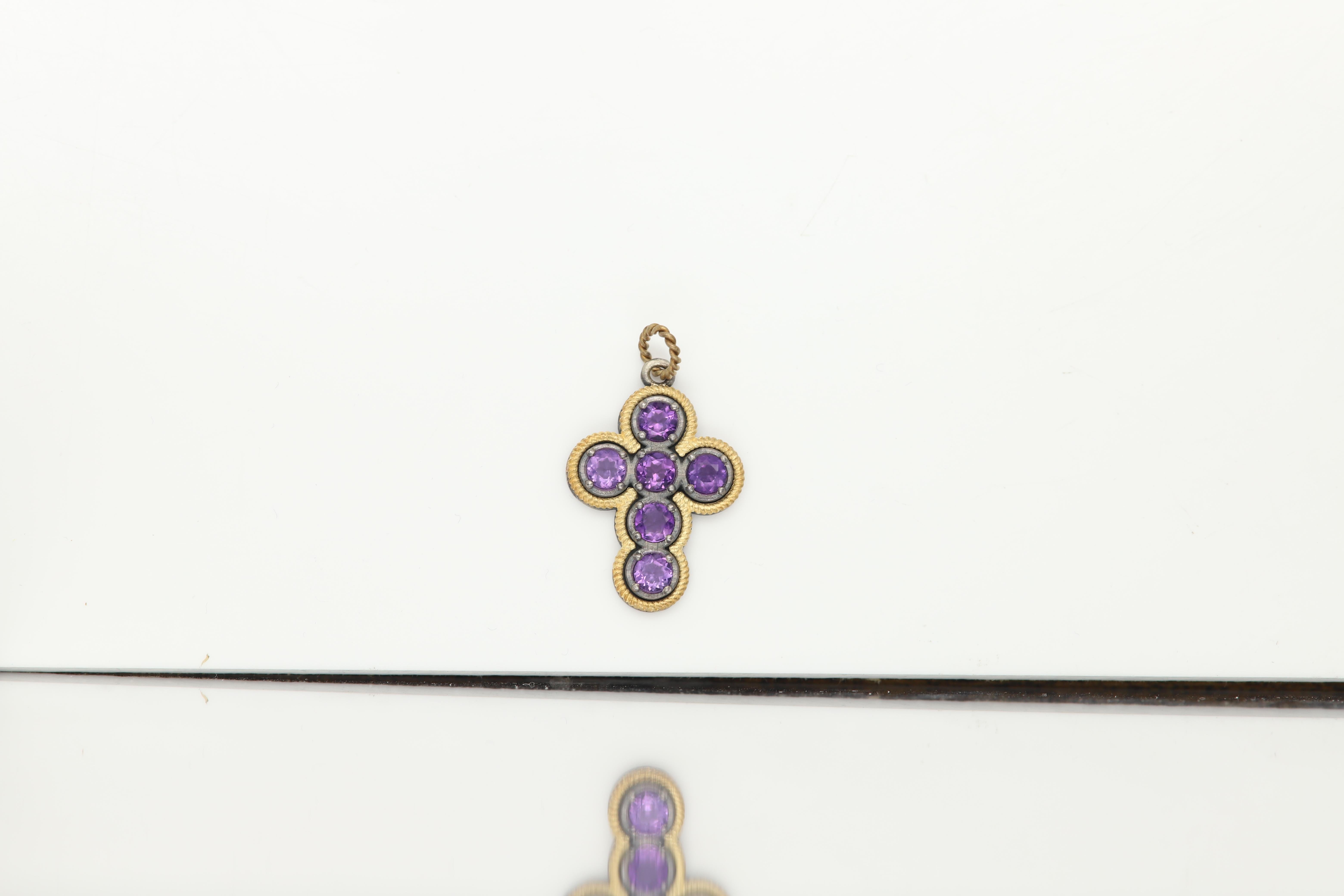 Donna Croce d'epoca con ametista viola in oro bicolore 18 carati e argento sterling in vendita