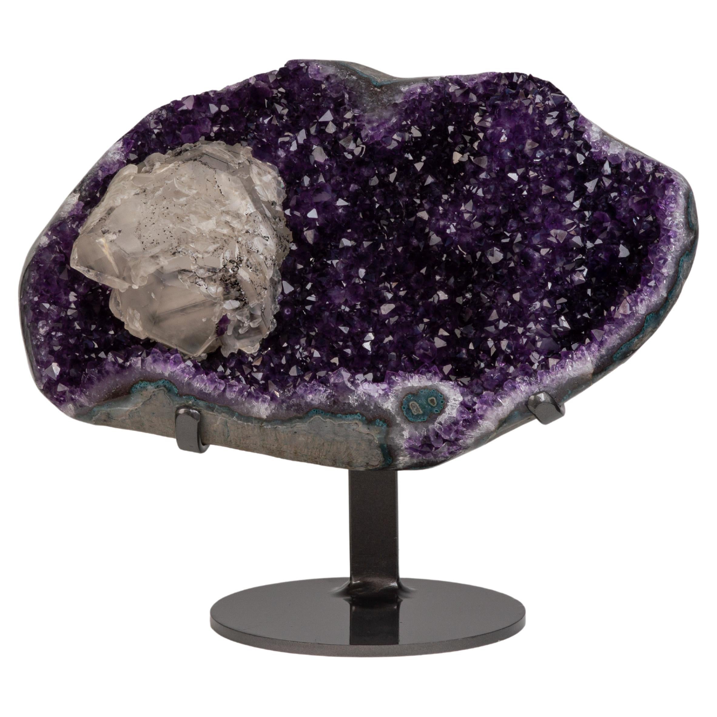 Améthyste violette profonde avec calcite et agate polie en vente