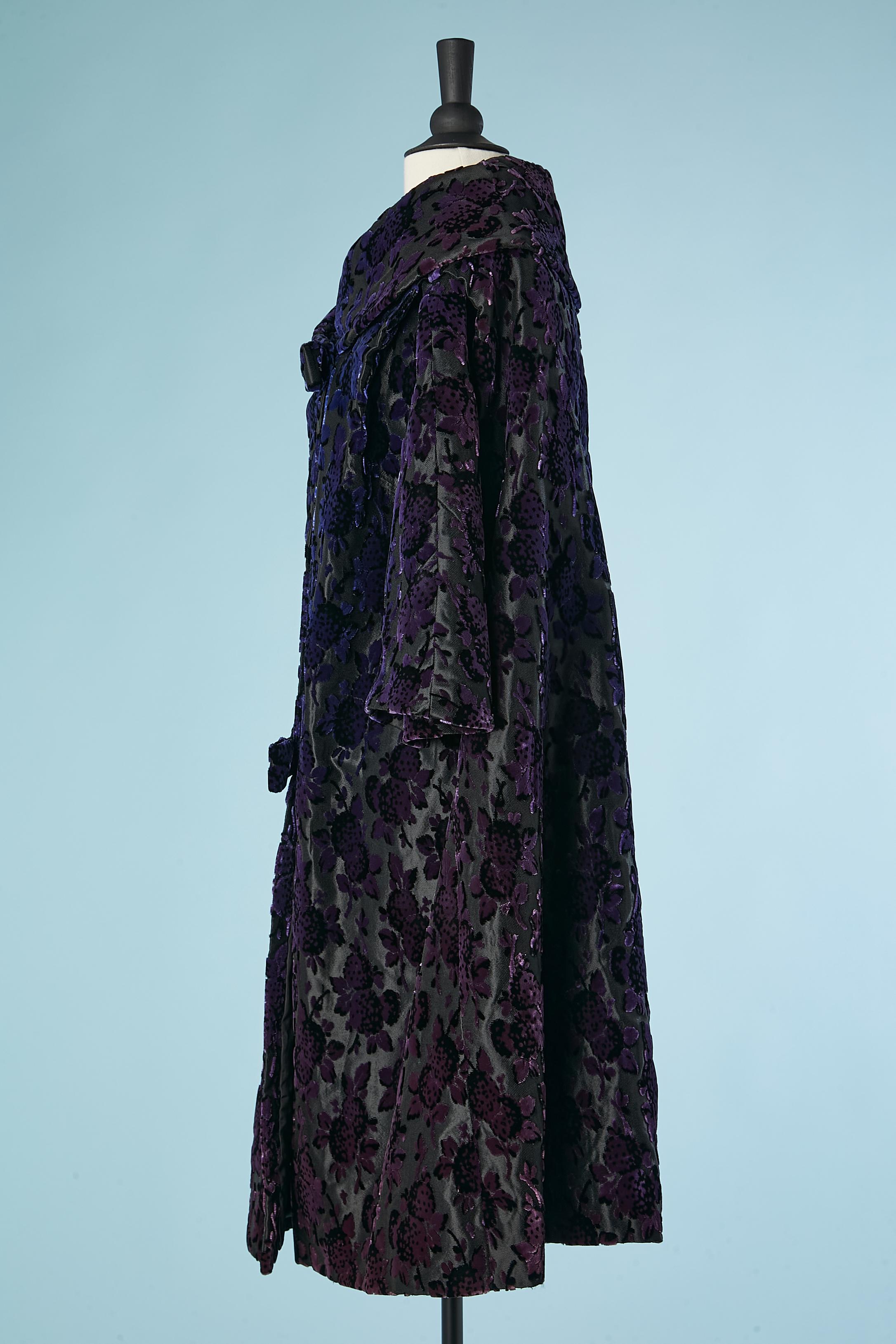 Manteau en velours dévoré à double boutonnage violet et noir  Jacopini - Années 1950 environ  Pour femmes en vente