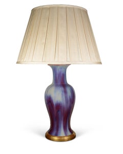 Lámpara de mesa antigua china grande del siglo XX, en tonos morado y «Sang de Boeuf Flambé»