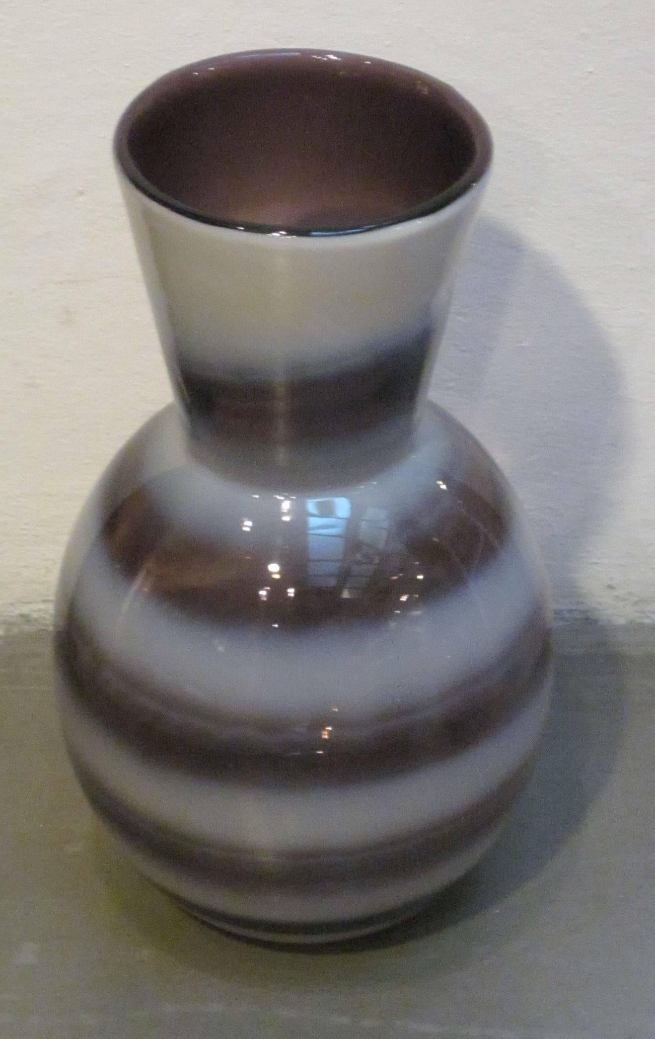 Contemporary Chinese purple and white horizontal stripe glass vase.



 