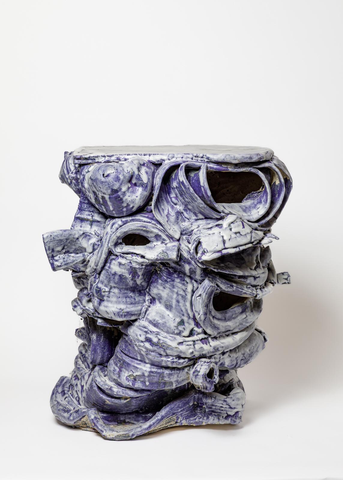 Céramique Table en céramique émaillée violette et blanche de Patrick Crulis, 2025. en vente