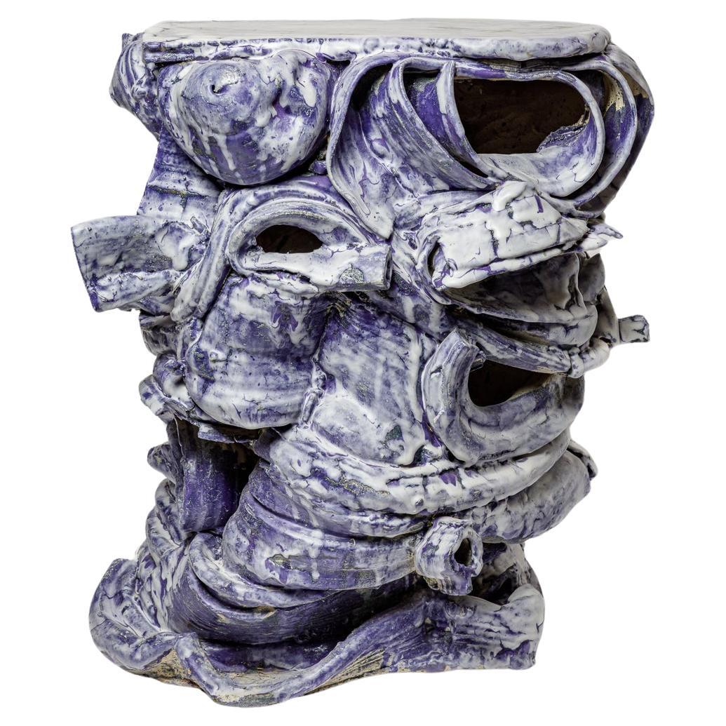 Table en céramique émaillée violette et blanche de Patrick Crulis, 2025. en vente