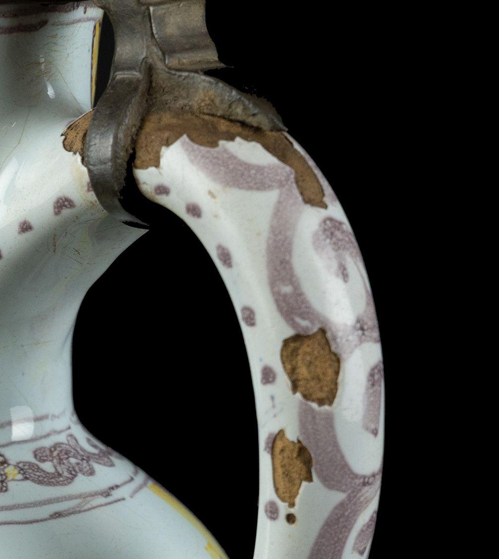 Purple and Yellow Chinoiserie Wine Jug, Delft, circa 1680 For Sale 3