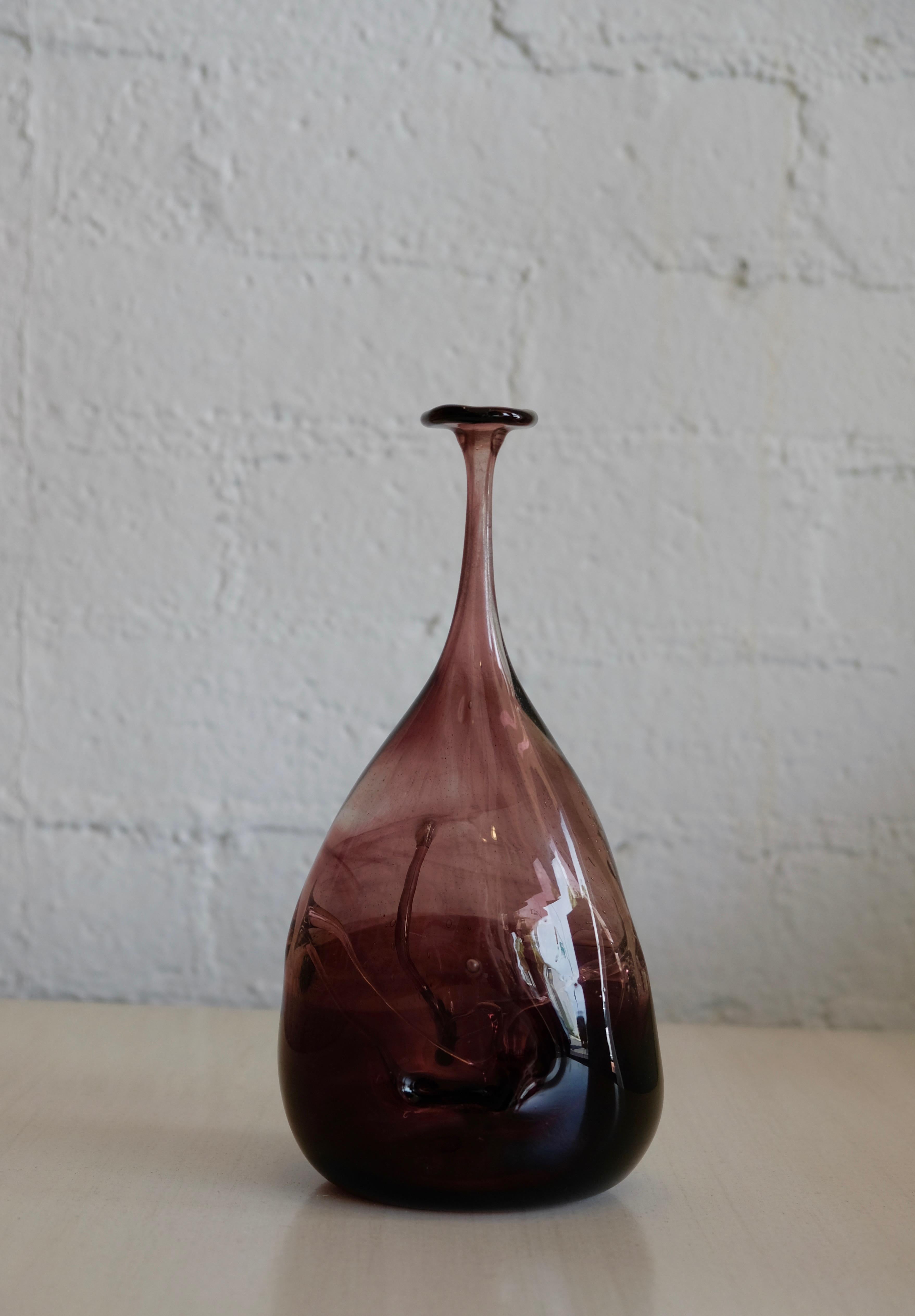 Late 20th Century Purple Art Glass Vase by Michael Robinson Signed Two Rivers, 1977