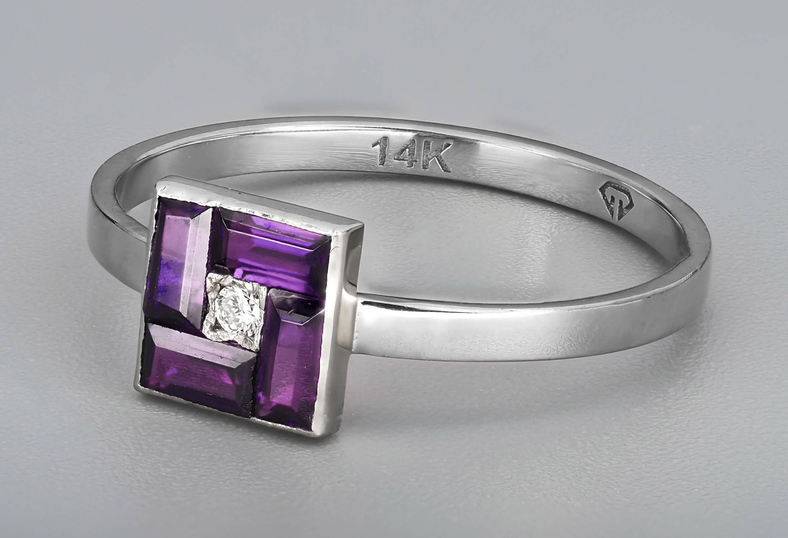 For Sale:  Purple baguette 14k gold ring. 3