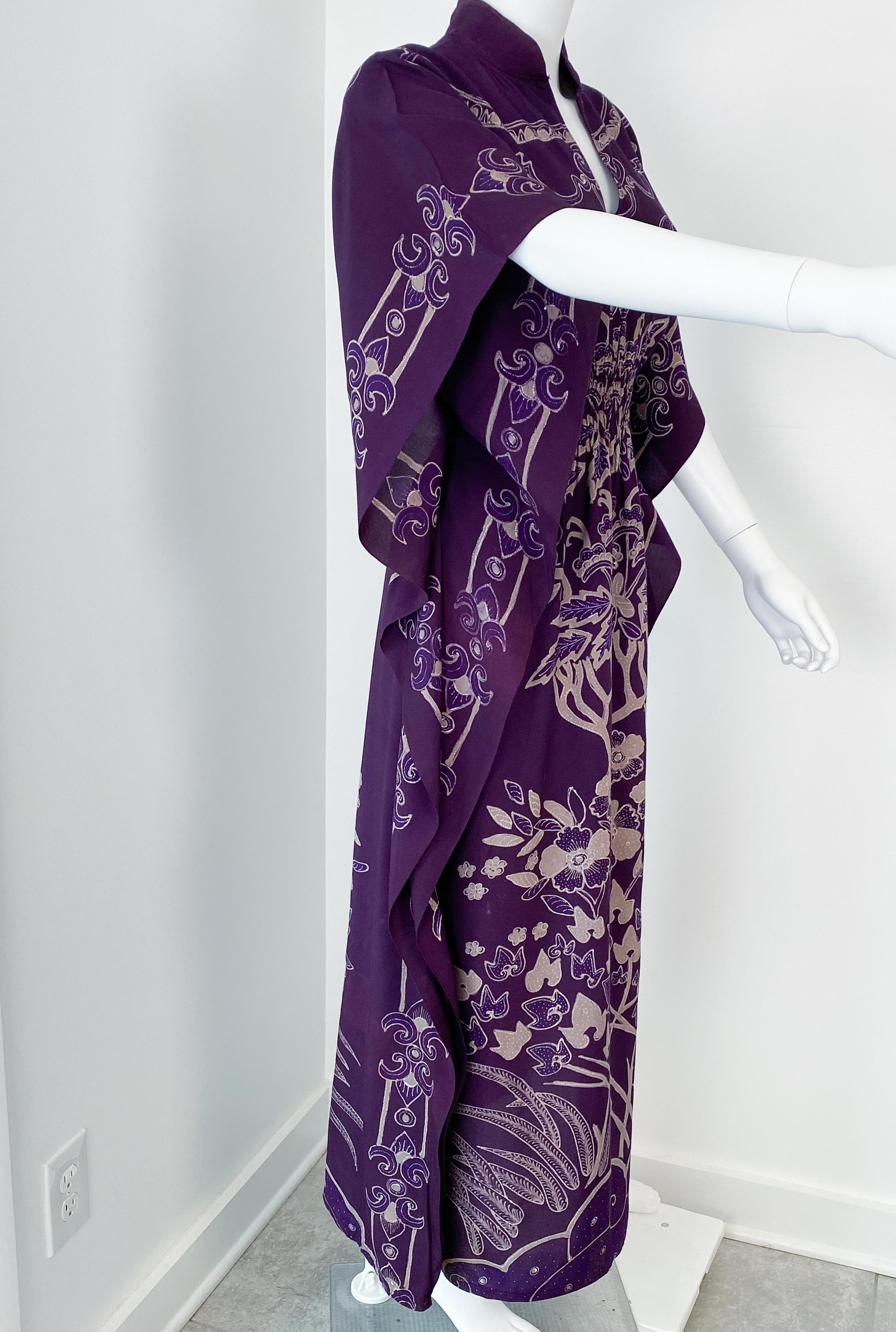Maxi abito caftano in cotone batik viola con maniche a pipistrello taglia 8/10, anni '70 in vendita 6