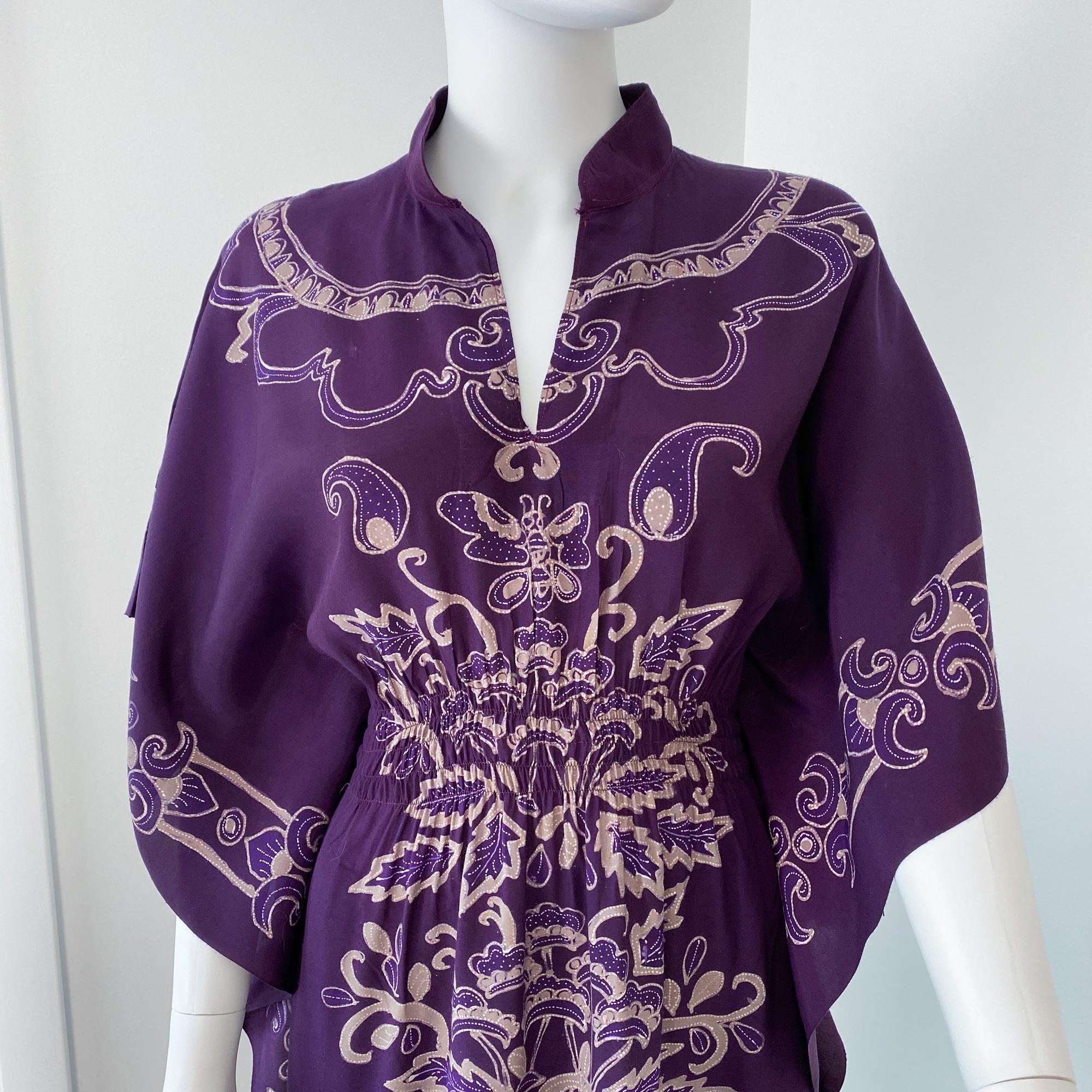 Viola Maxi abito caftano in cotone batik viola con maniche a pipistrello taglia 8/10, anni '70 in vendita
