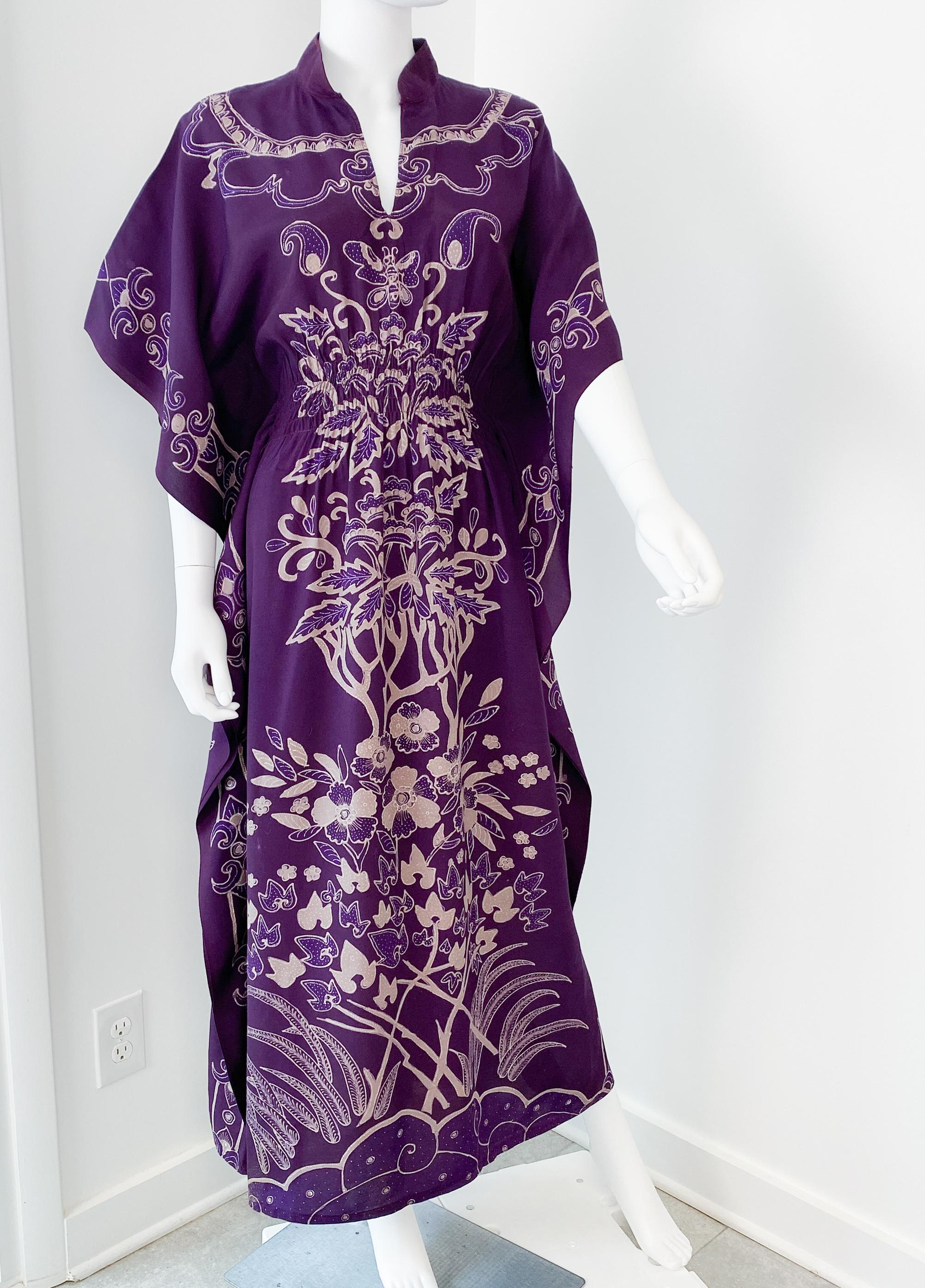 Donna Maxi abito caftano in cotone batik viola con maniche a pipistrello taglia 8/10, anni '70 in vendita