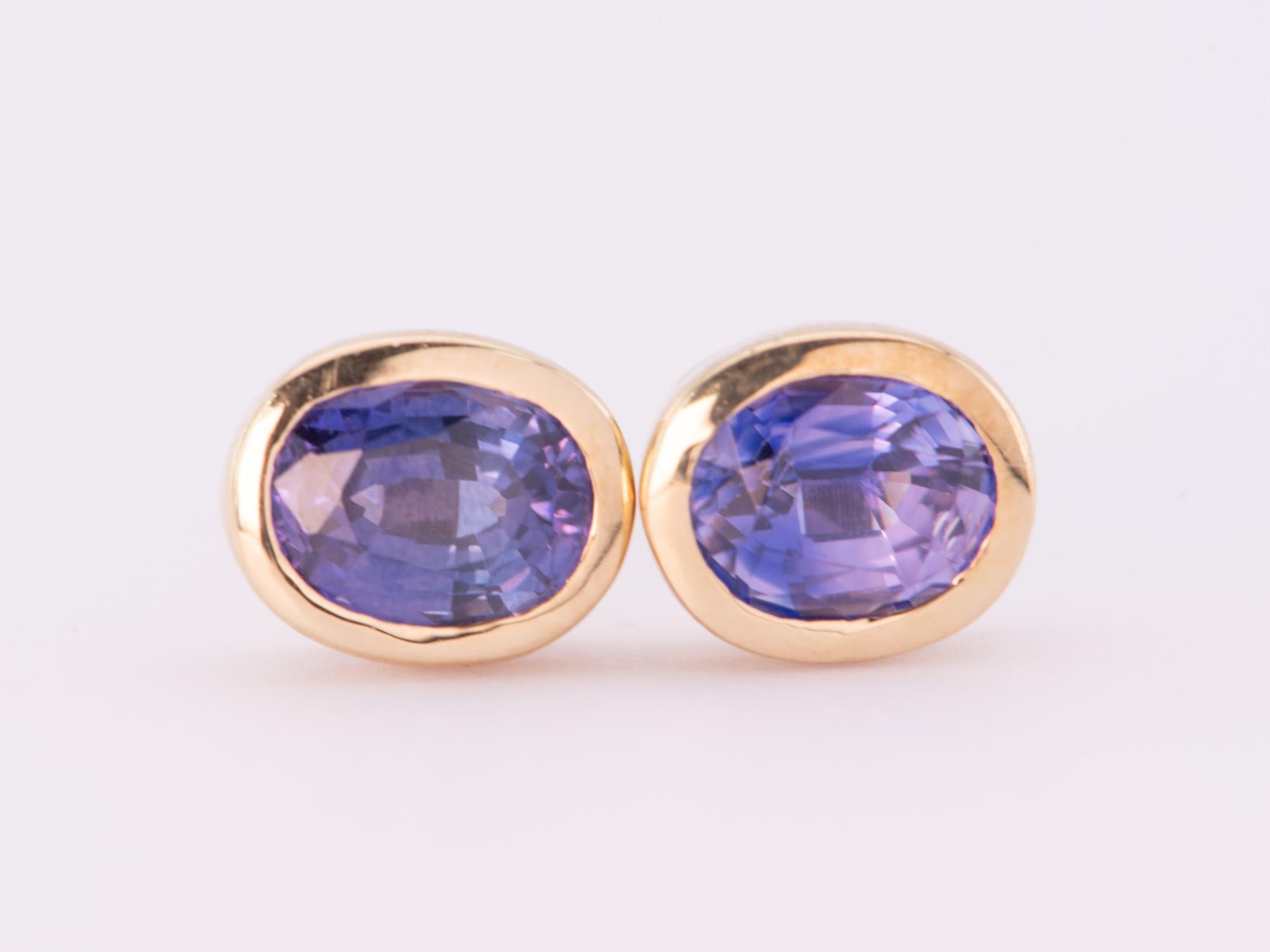 ♥ Purple Bi-Color Sapphire Bezel Set Ear Studs 14K Gold Rainbow Collection
♥ The item measures 6.7mm in length, 5.5mm in width, and 3.5mm in height.

♥ Material: 14K Gold
♥ Gemstone: Sapphire, 1.13ct 
♥ All stone(s) used are genuine, earth-mined,