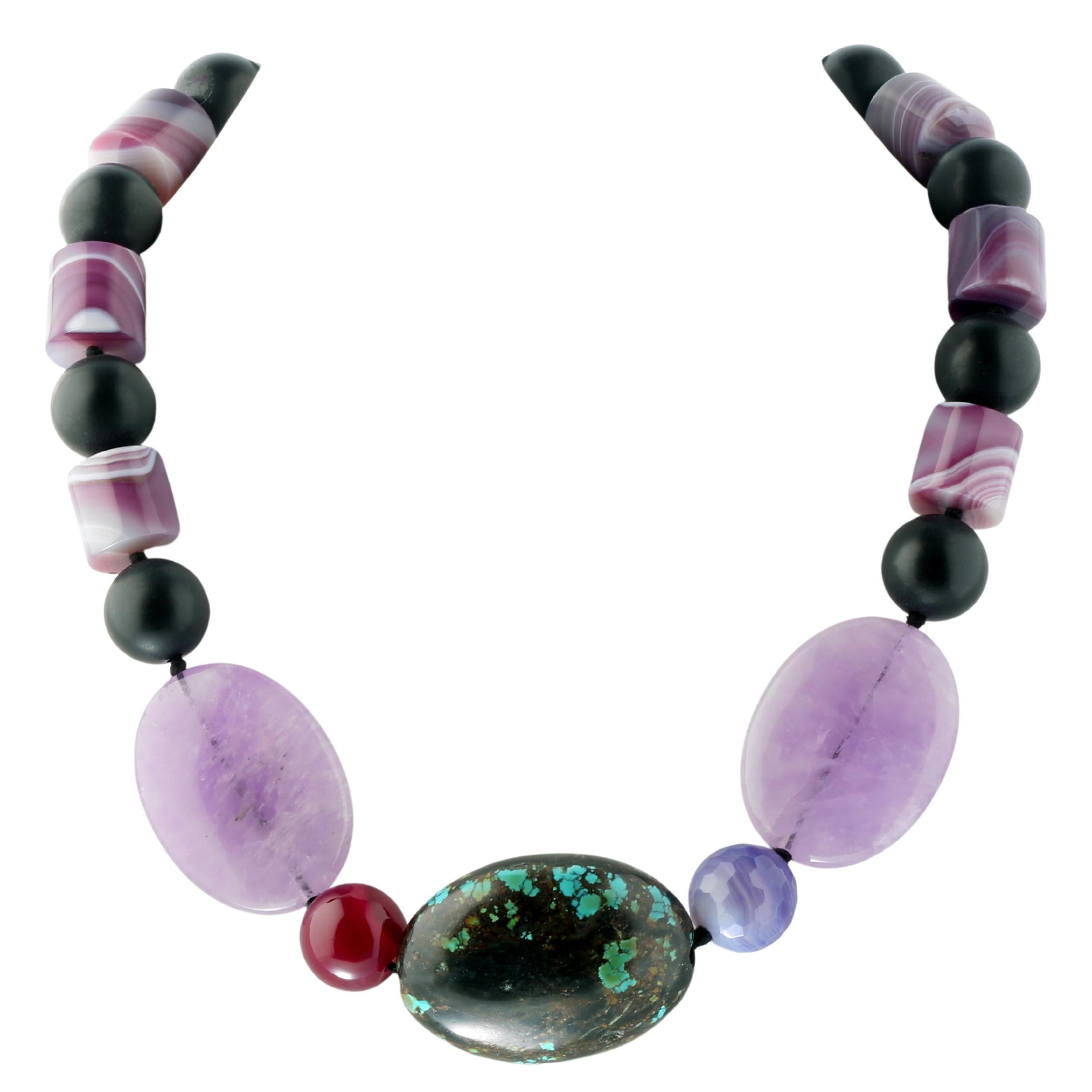 Intini Jewels, collier bohème en agate violette, noire, turquoise, améthyste et perles d
argent