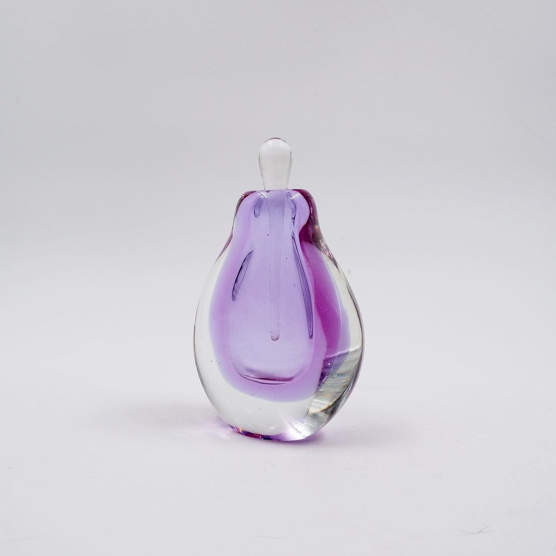 Bottiglia per profumo in vetro soffiato viola 