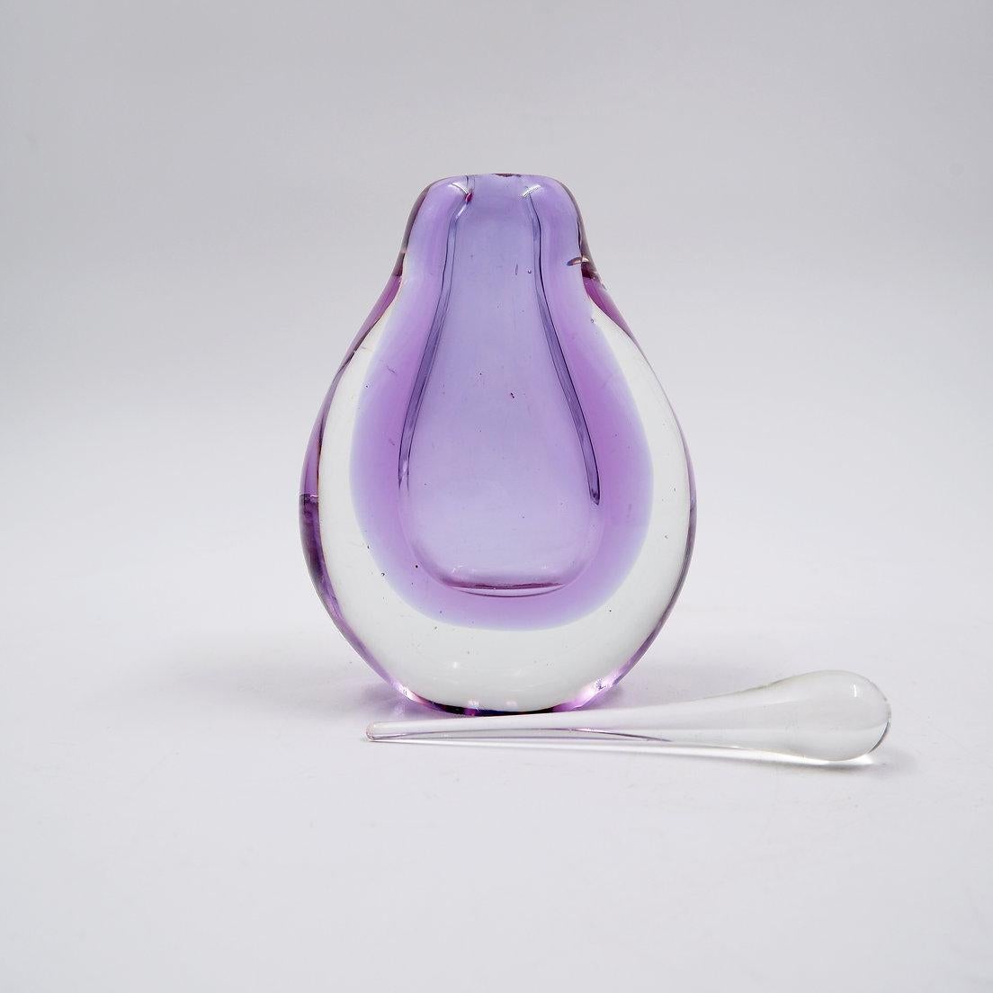 Bottiglia per profumo in vetro soffiato viola 
