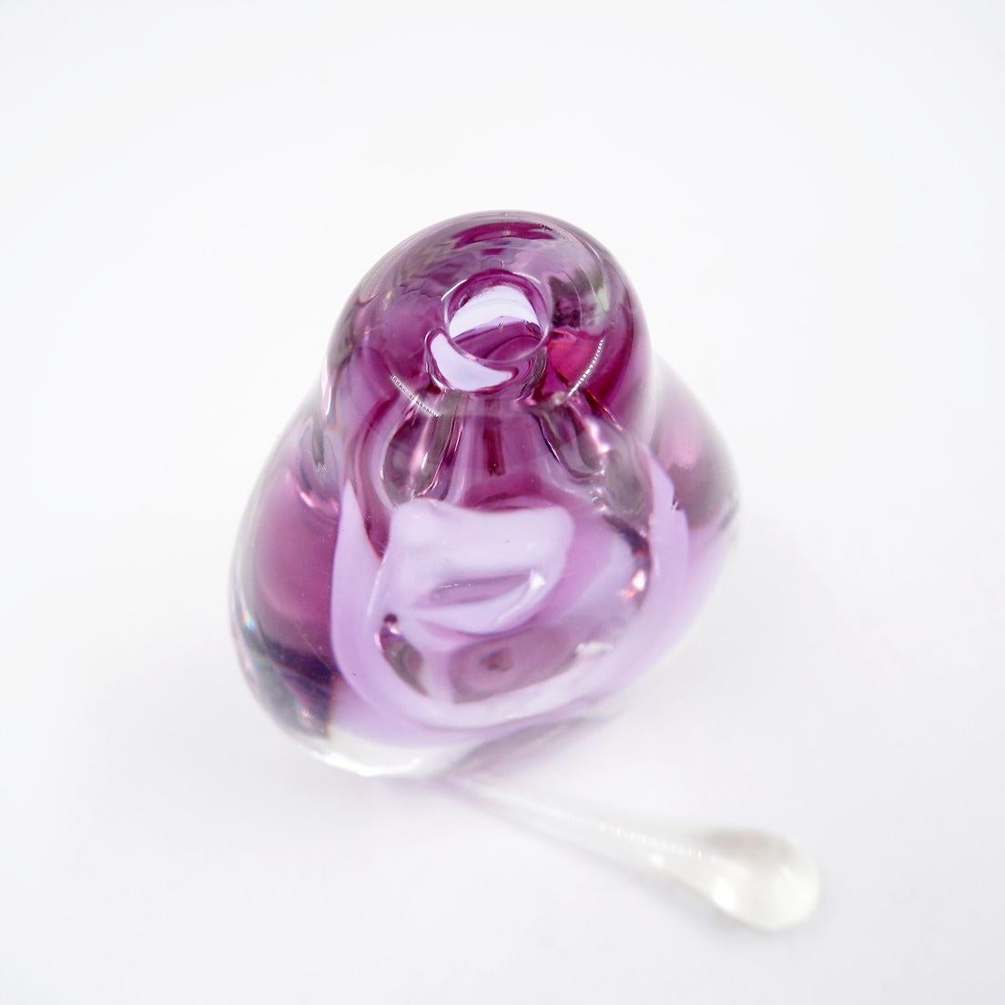 Bottiglia per profumo in vetro soffiato viola 