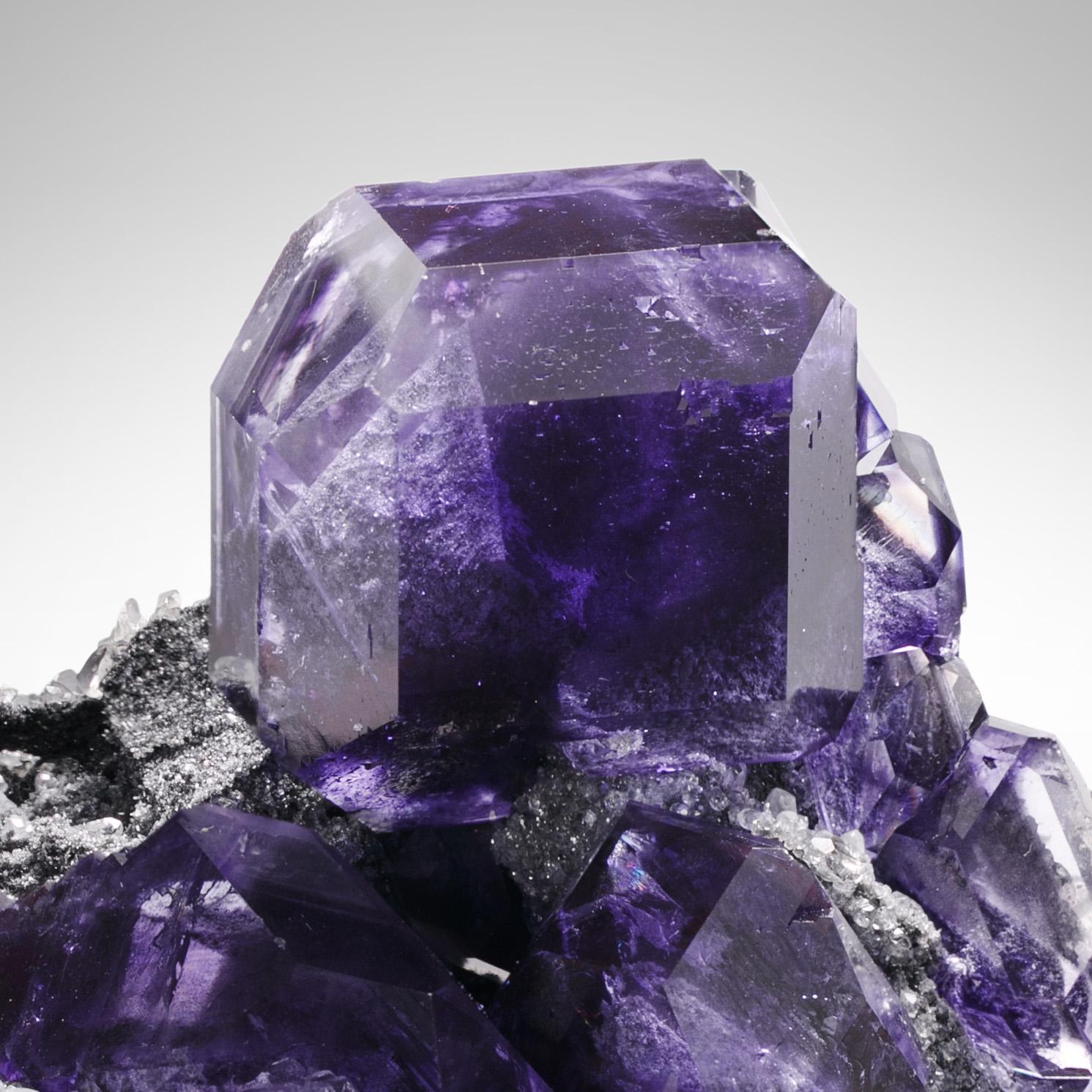 Spécimen de minéral Fluorite violet / bleu - Xiayang Townes, Chine Bon état - En vente à Edison, NJ