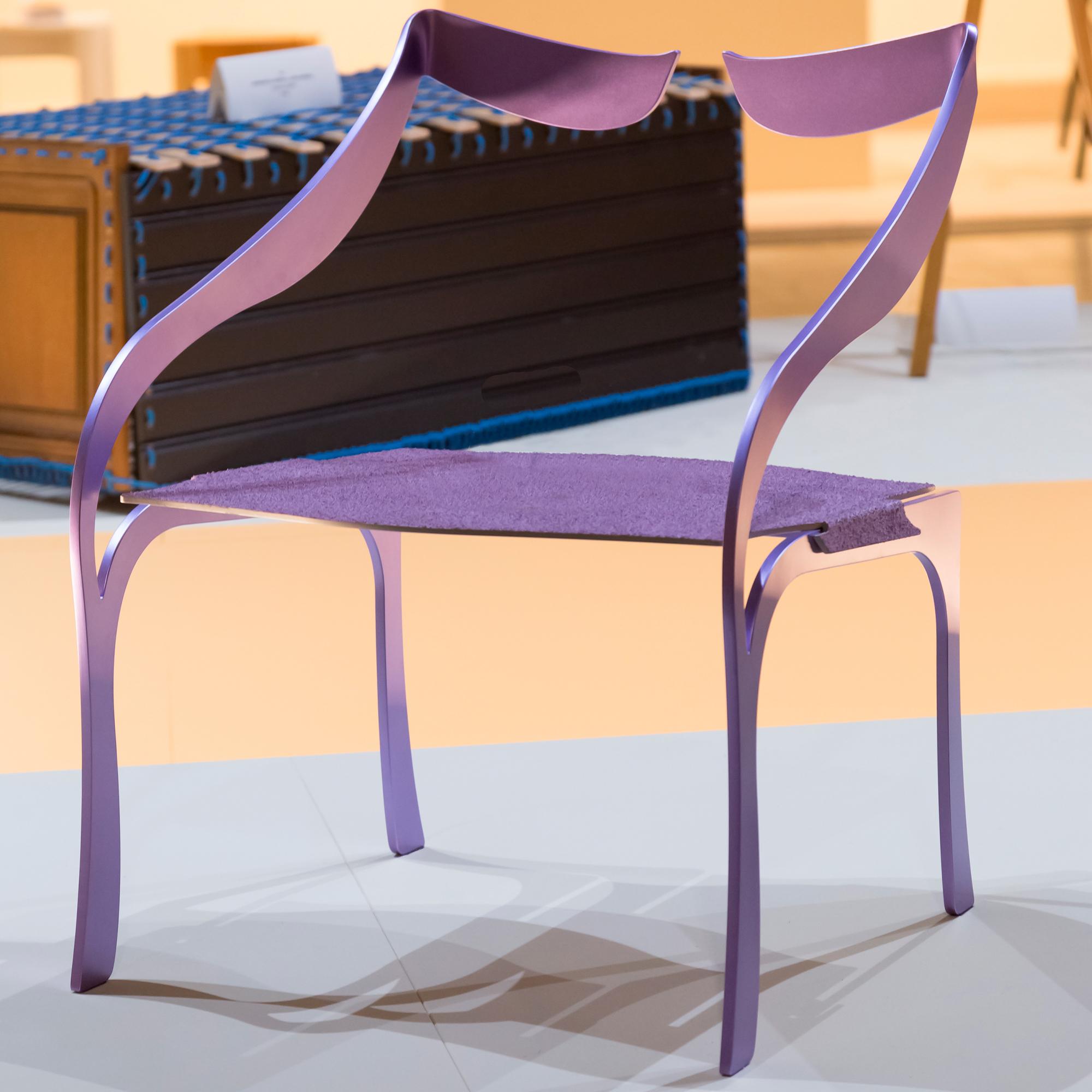 Sillón Purple Break de WM Metal Design
Dimensiones: P 52 x An 60 x Al 72 cm. 
Materiales: Metal, corcho.

El sillón BREAK de WM se inspira en las suaves líneas clásicas.
Una relación intensa y fluida, un valor que es la firma del diseñador William