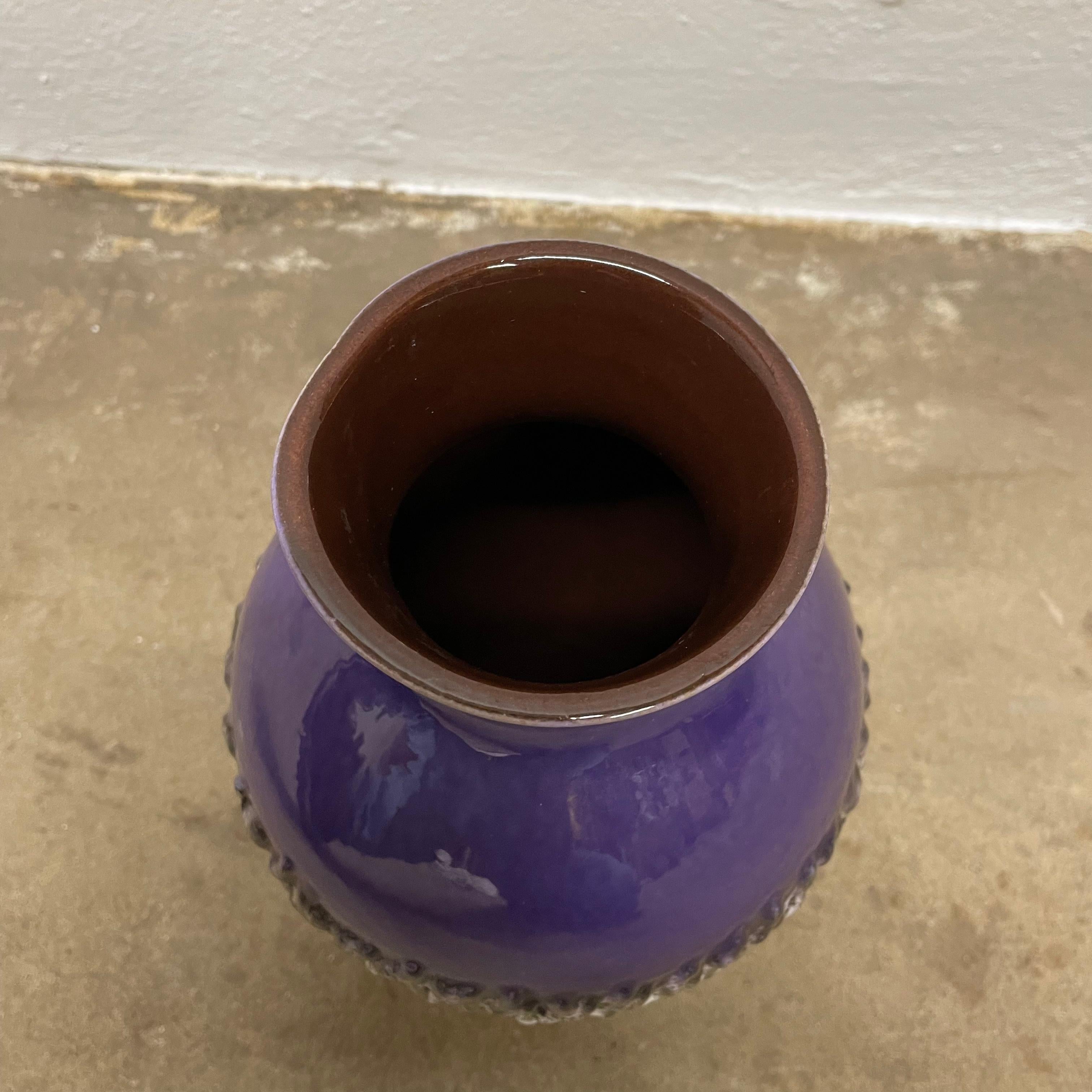 Vase brutaliste en céramique violette Fat Lava Carstens Tönnieshof, Allemagne, années 1970 en vente 4