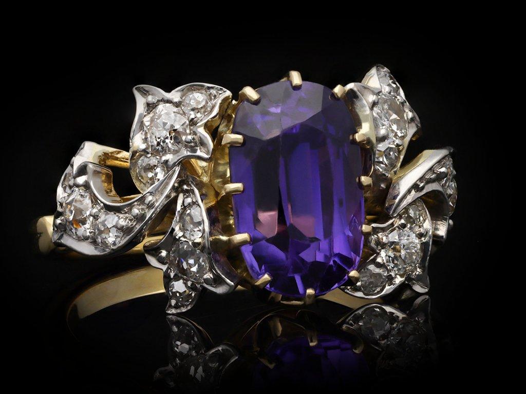 Purple Ceylon Sapphire and Diamond Cluster Ring, circa 1910 For Sale 1